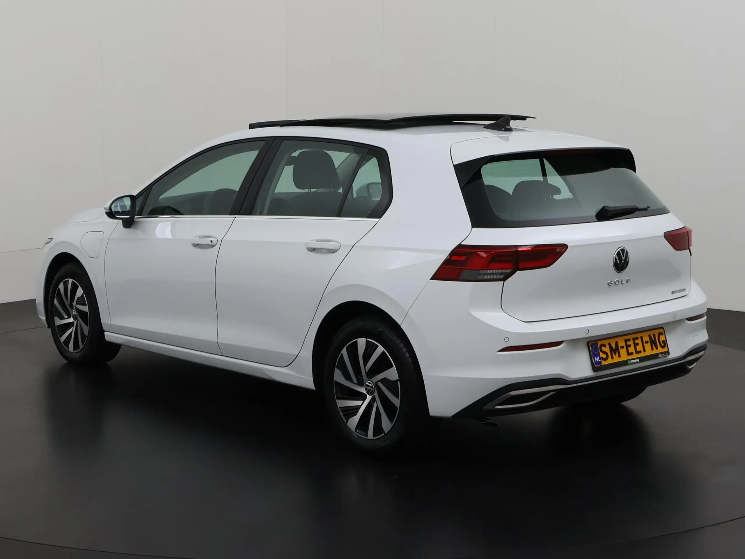 Volkswagen - Golf