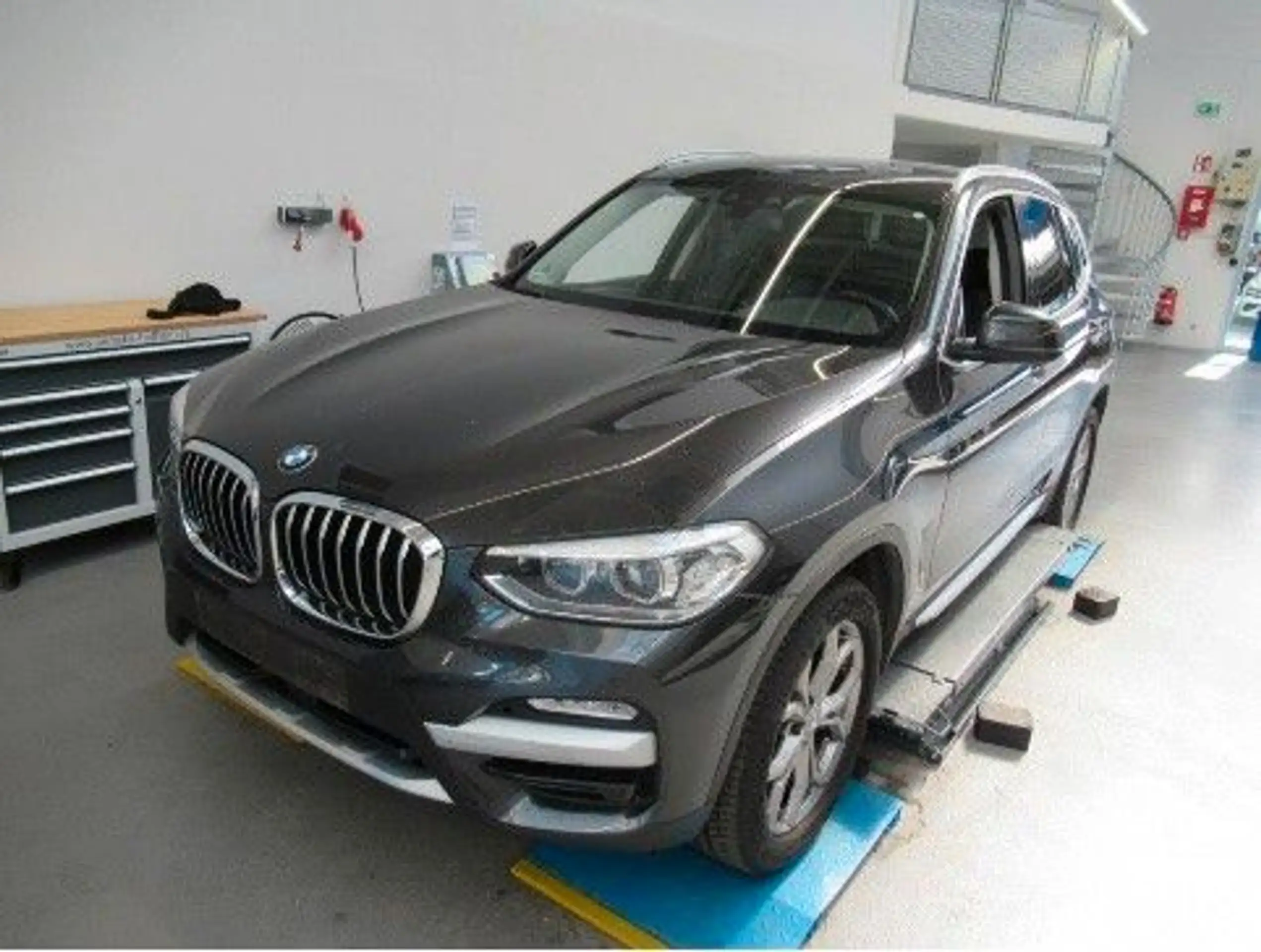 BMW - X3