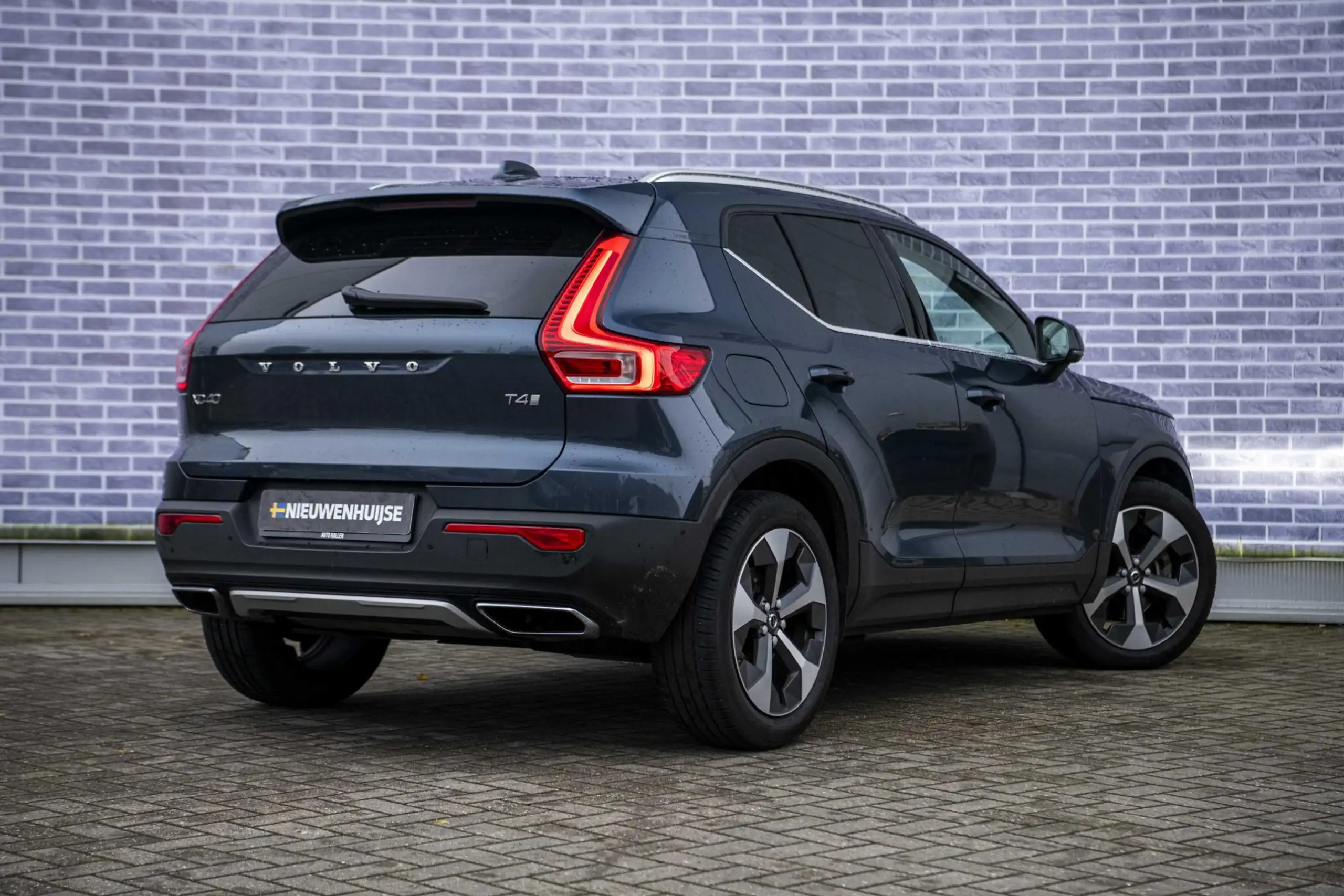 Volvo - XC40