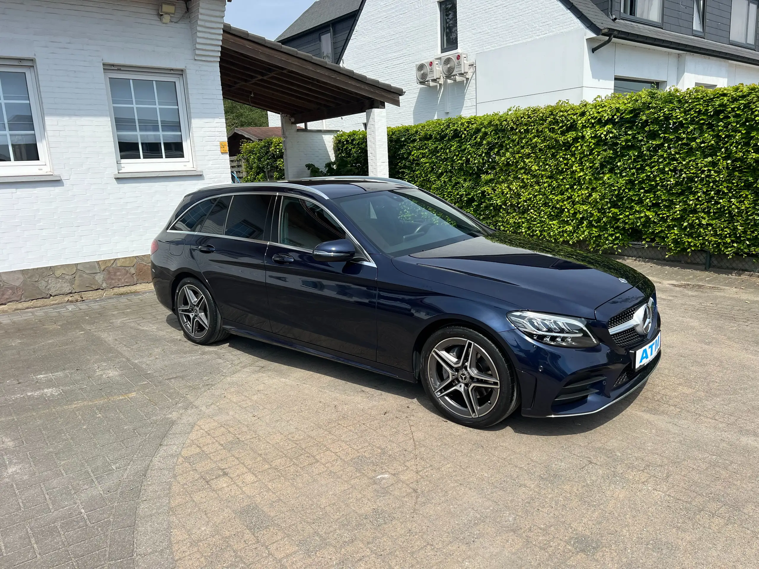 Mercedes-Benz - C 200