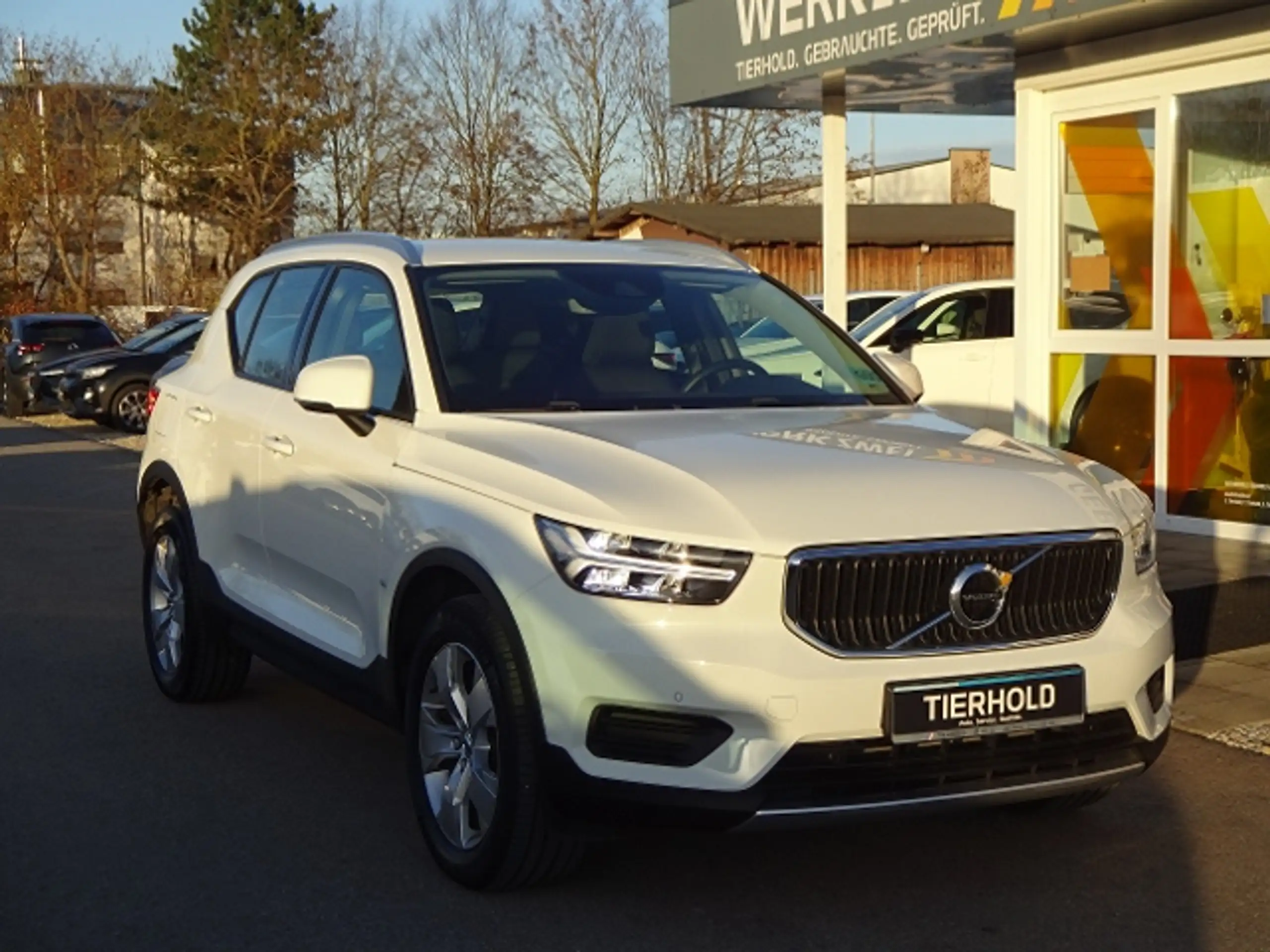 Volvo - XC40