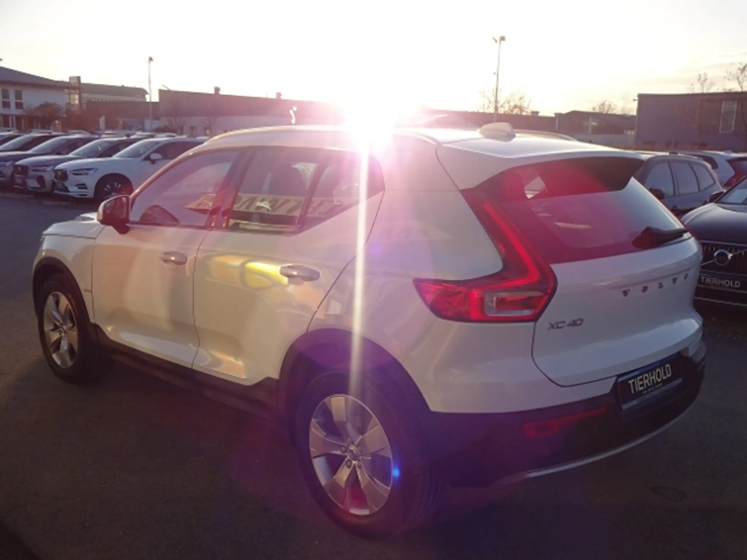 Volvo - XC40