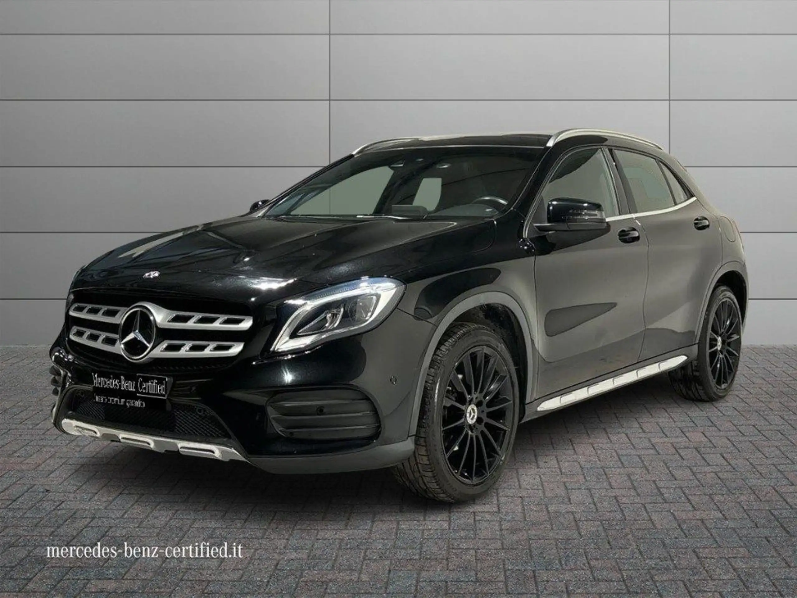 Mercedes-Benz - GLA 200