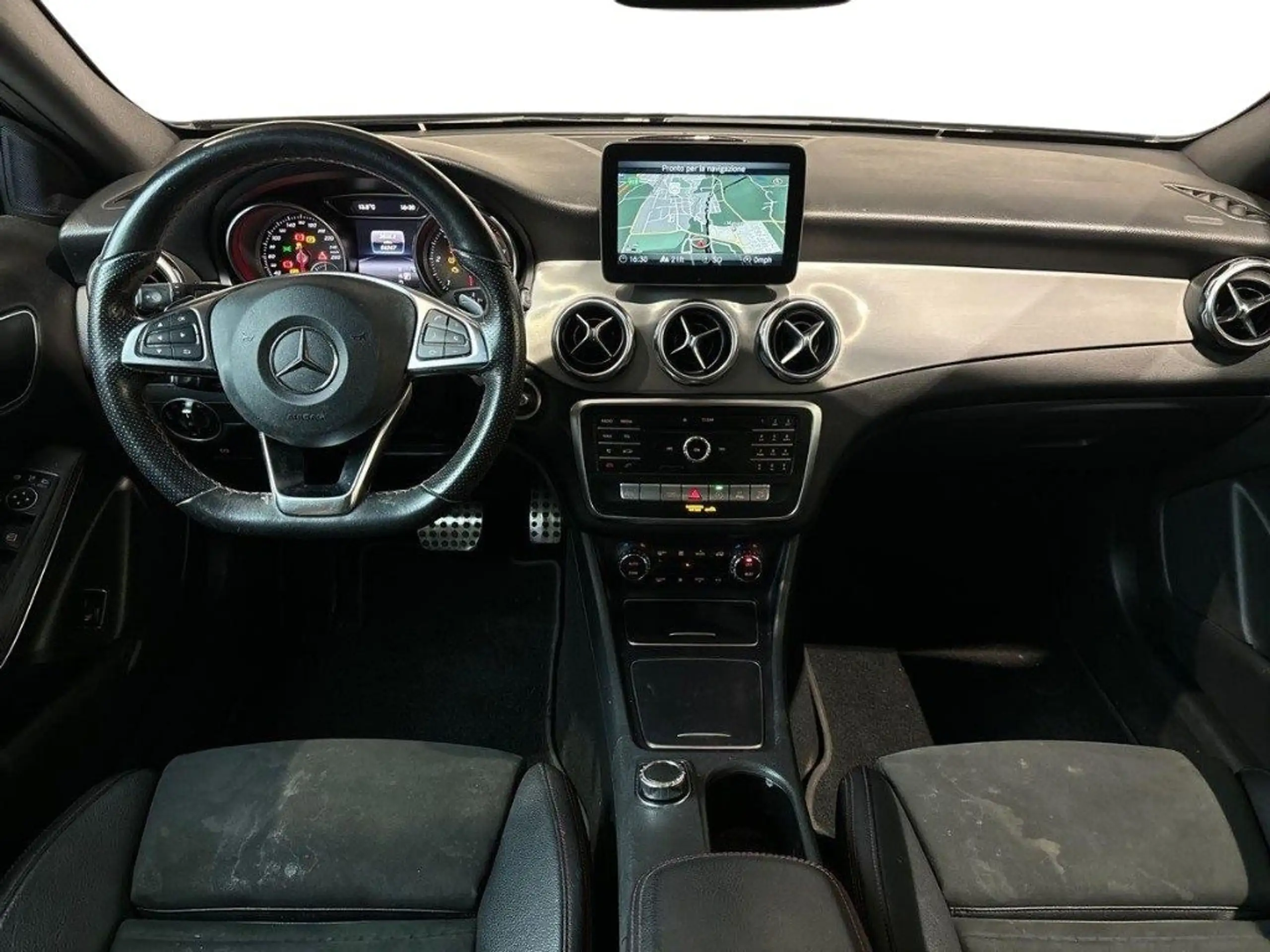 Mercedes-Benz - GLA 200