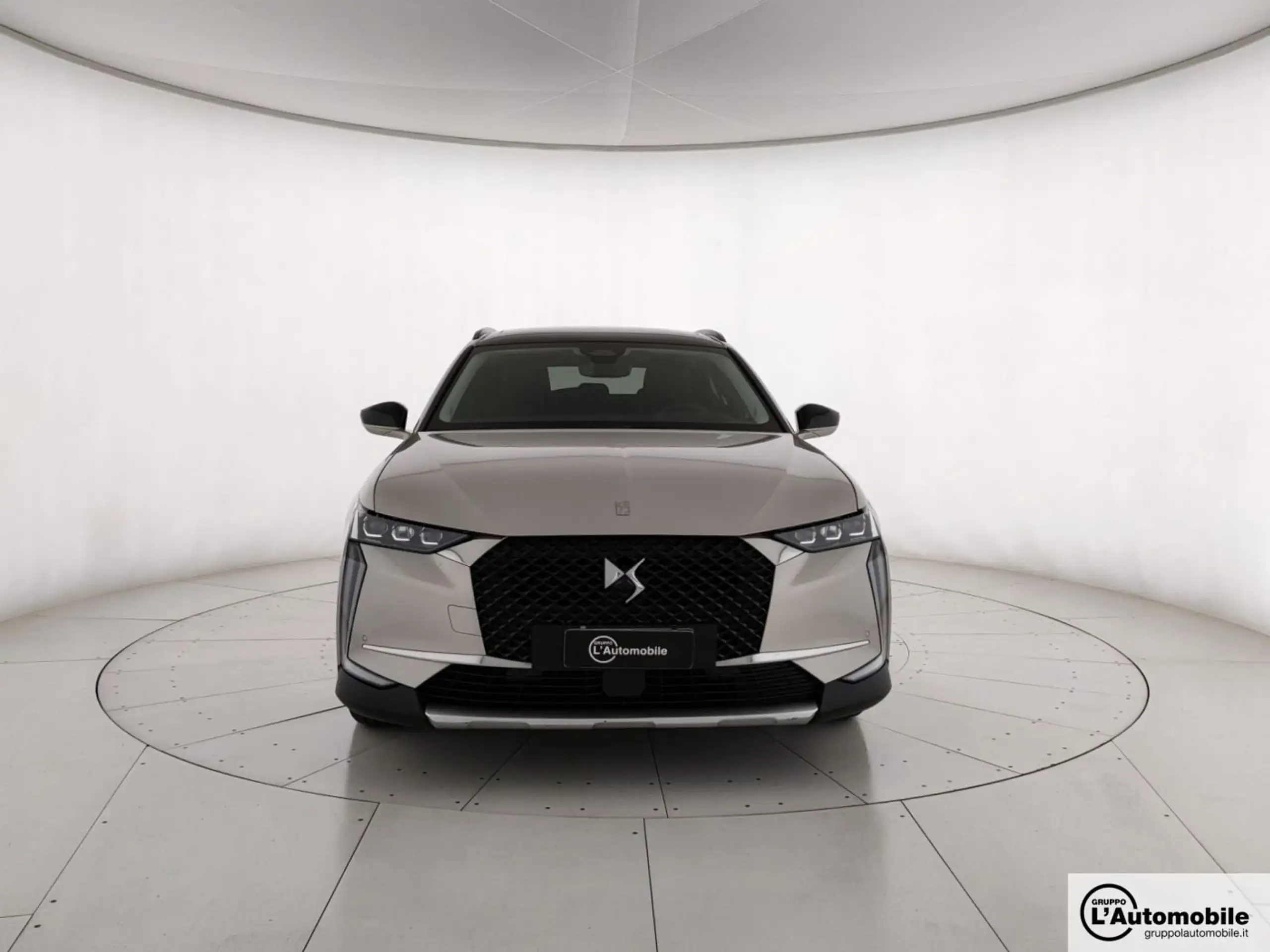 DS Automobiles - DS 4