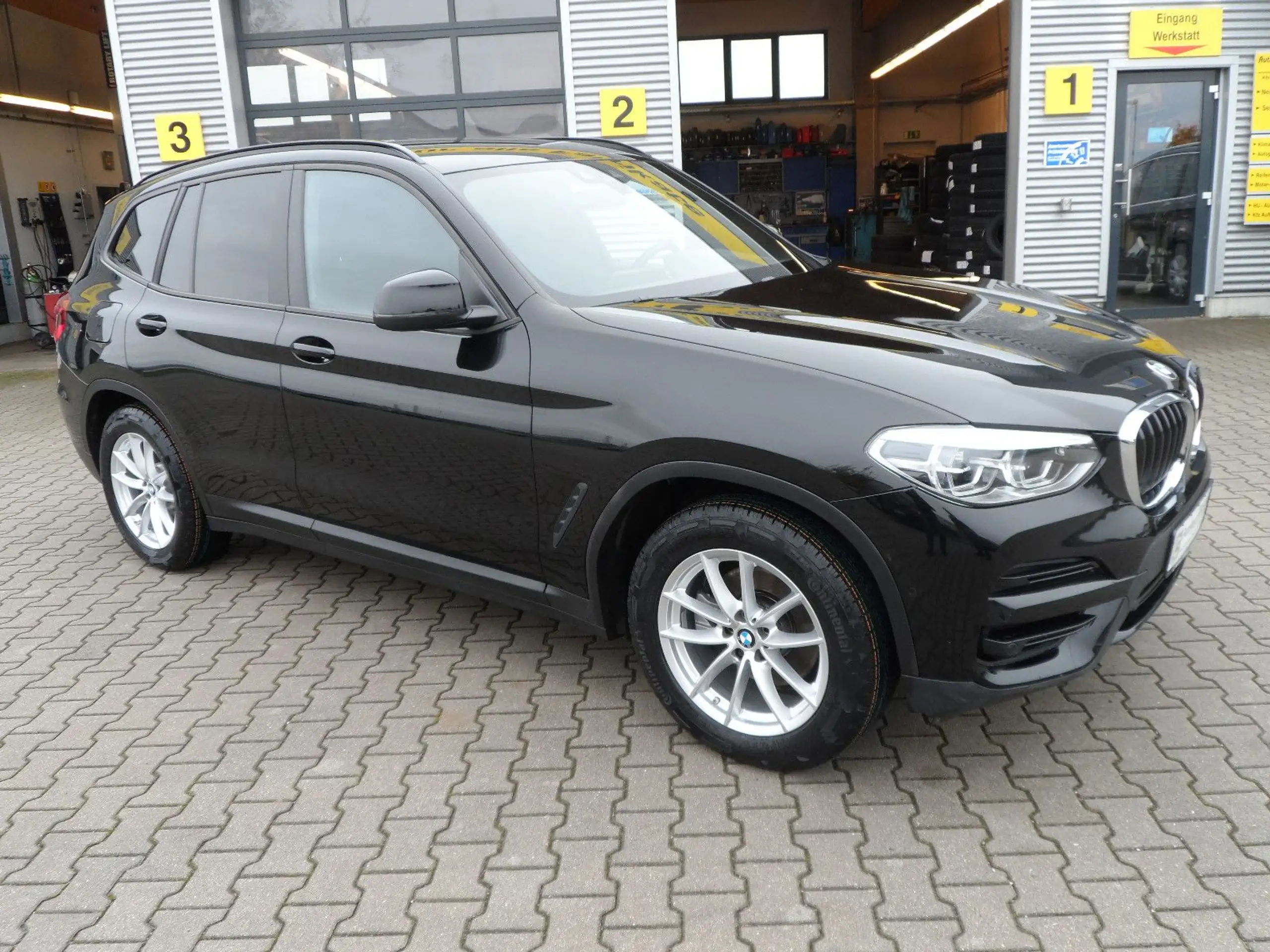 BMW - X3