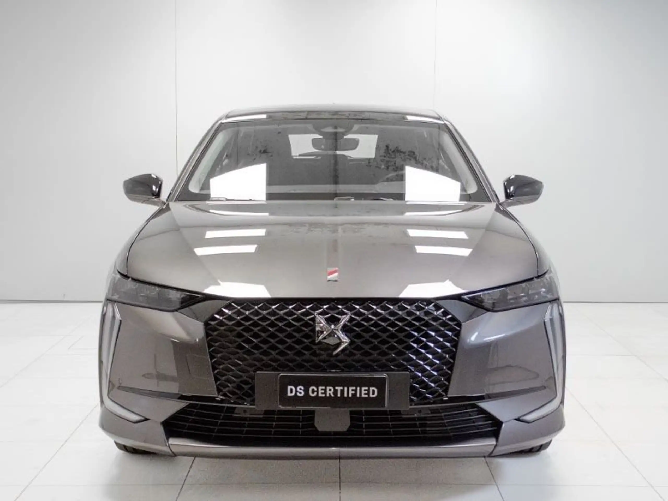 DS Automobiles - DS 4