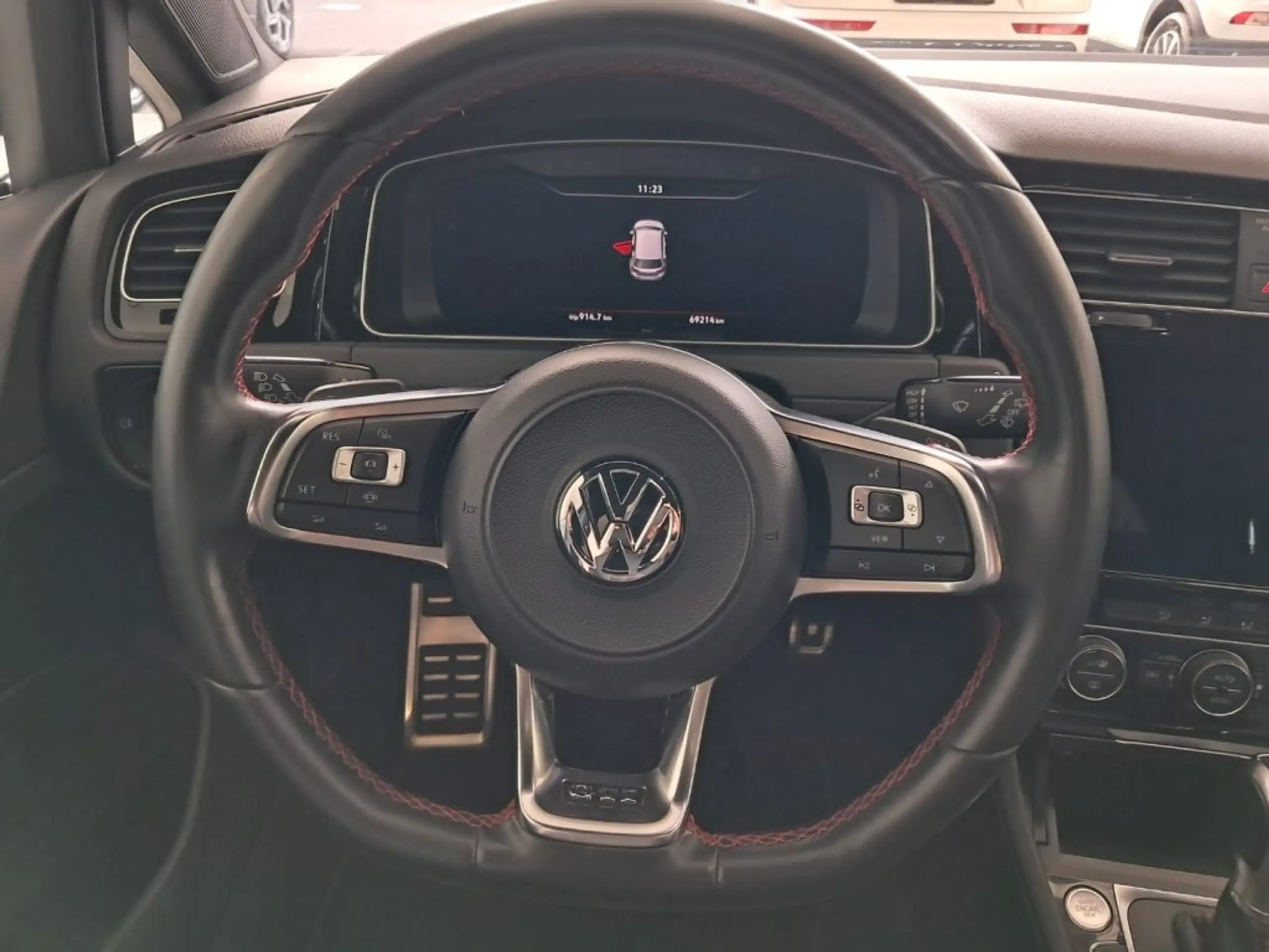 Volkswagen - Golf GTI