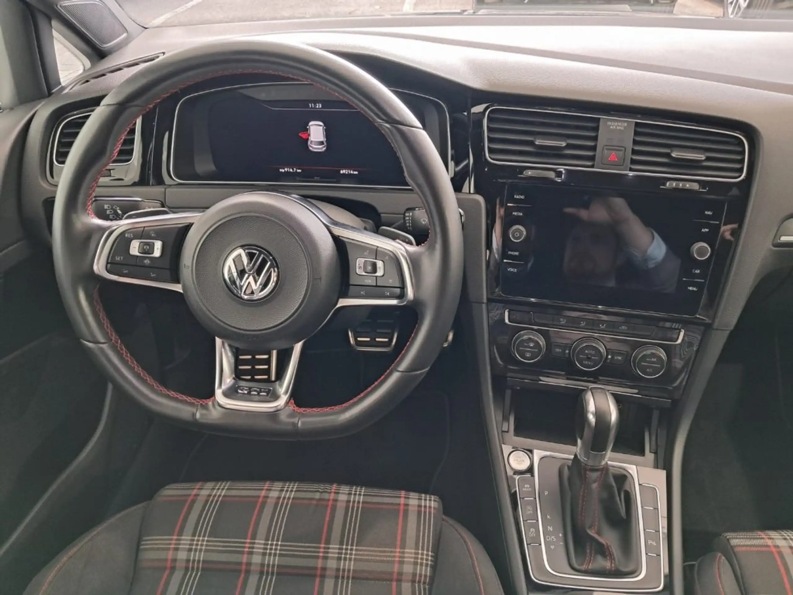 Volkswagen - Golf GTI