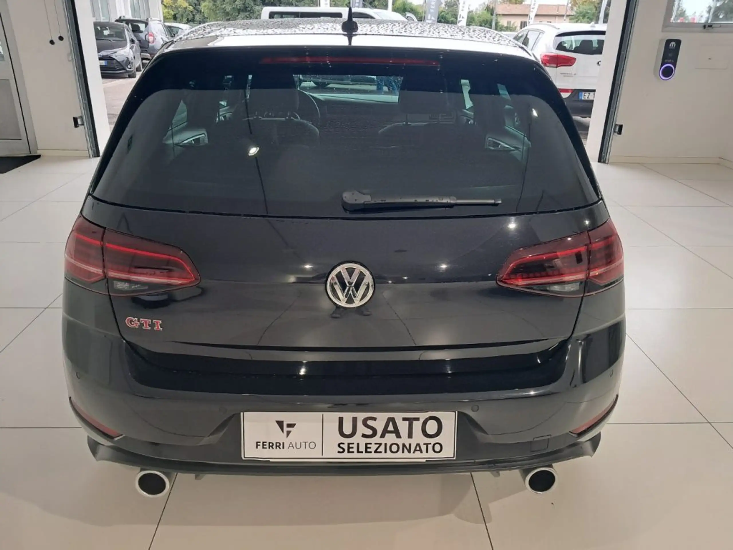 Volkswagen - Golf GTI