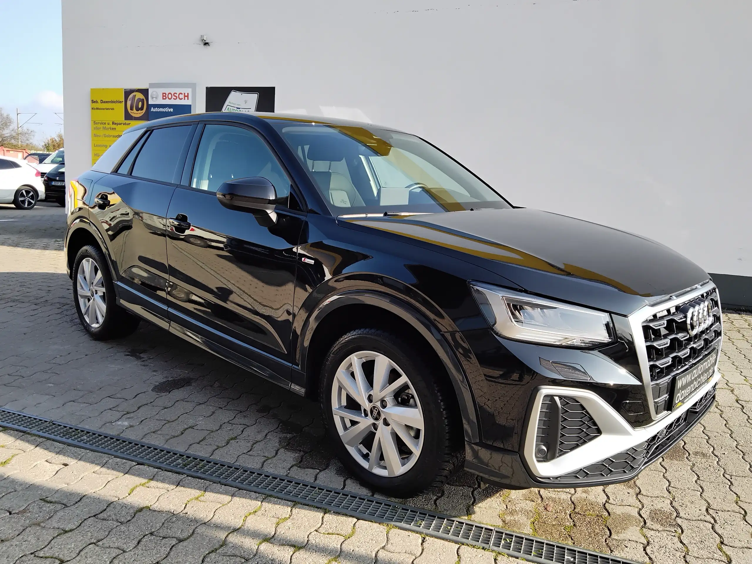 Audi - Q2