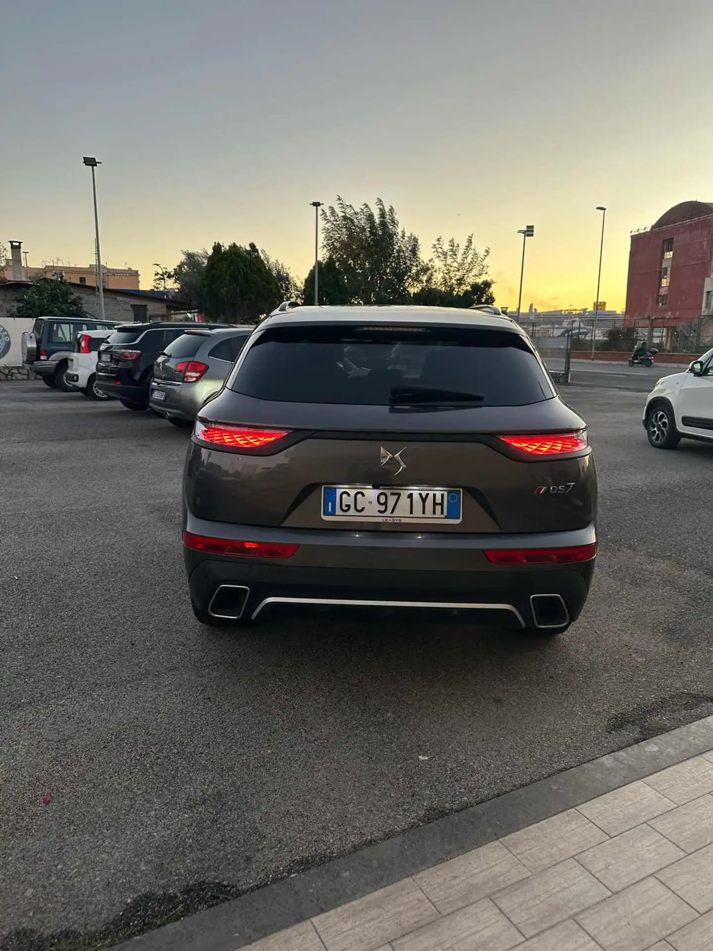 DS Automobiles - DS 7 Crossback