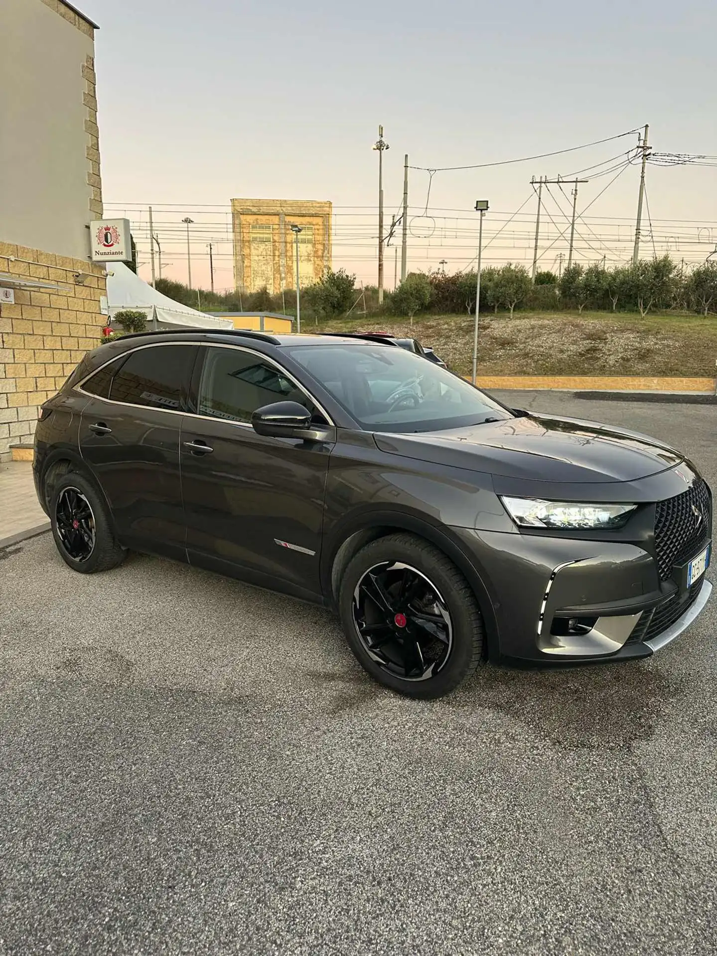 DS Automobiles - DS 7 Crossback