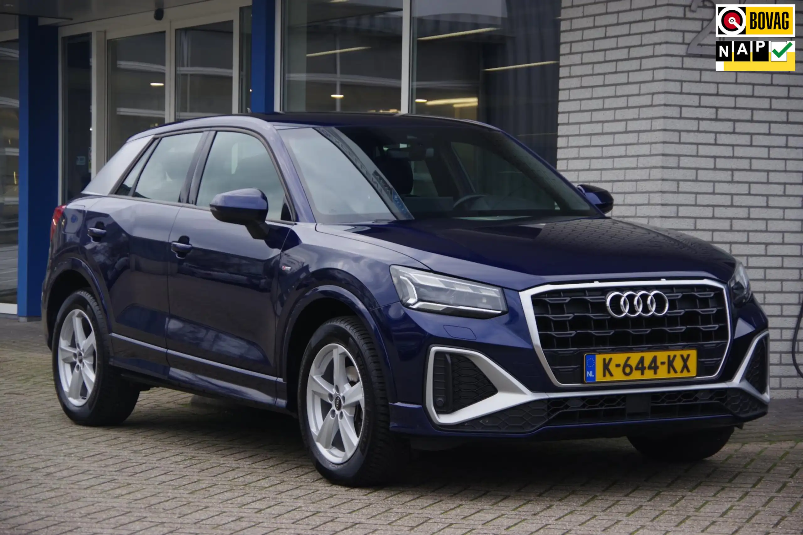 Audi - Q2