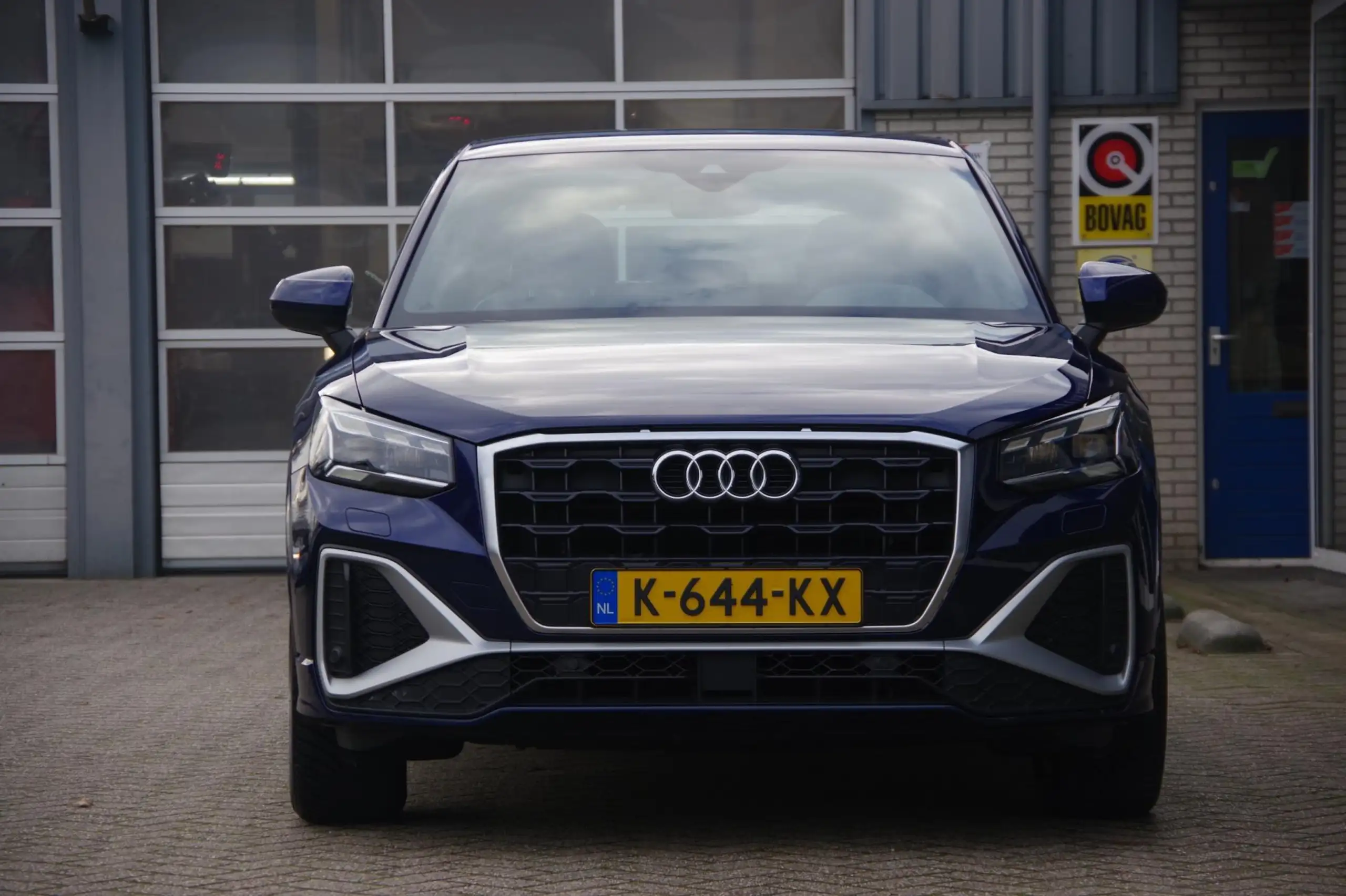 Audi - Q2