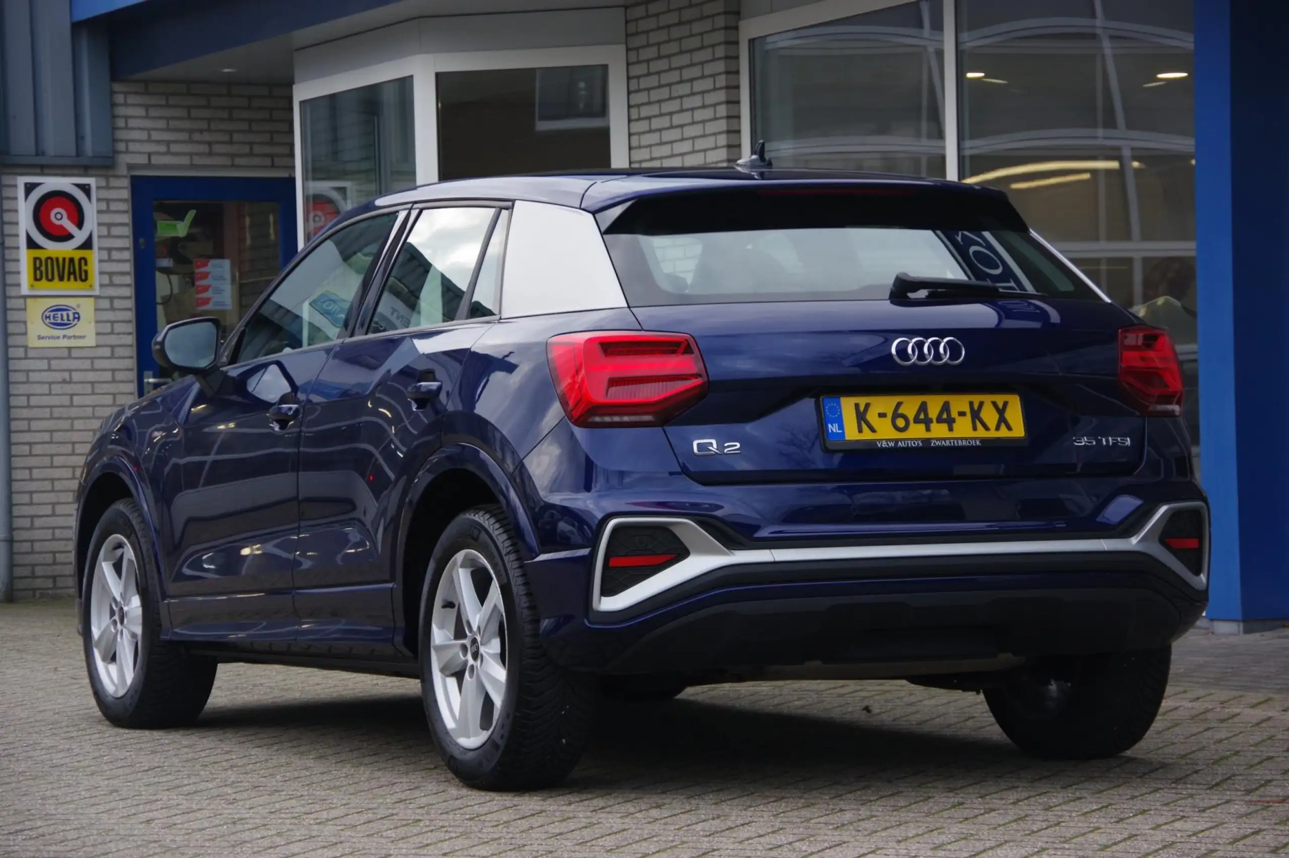 Audi - Q2