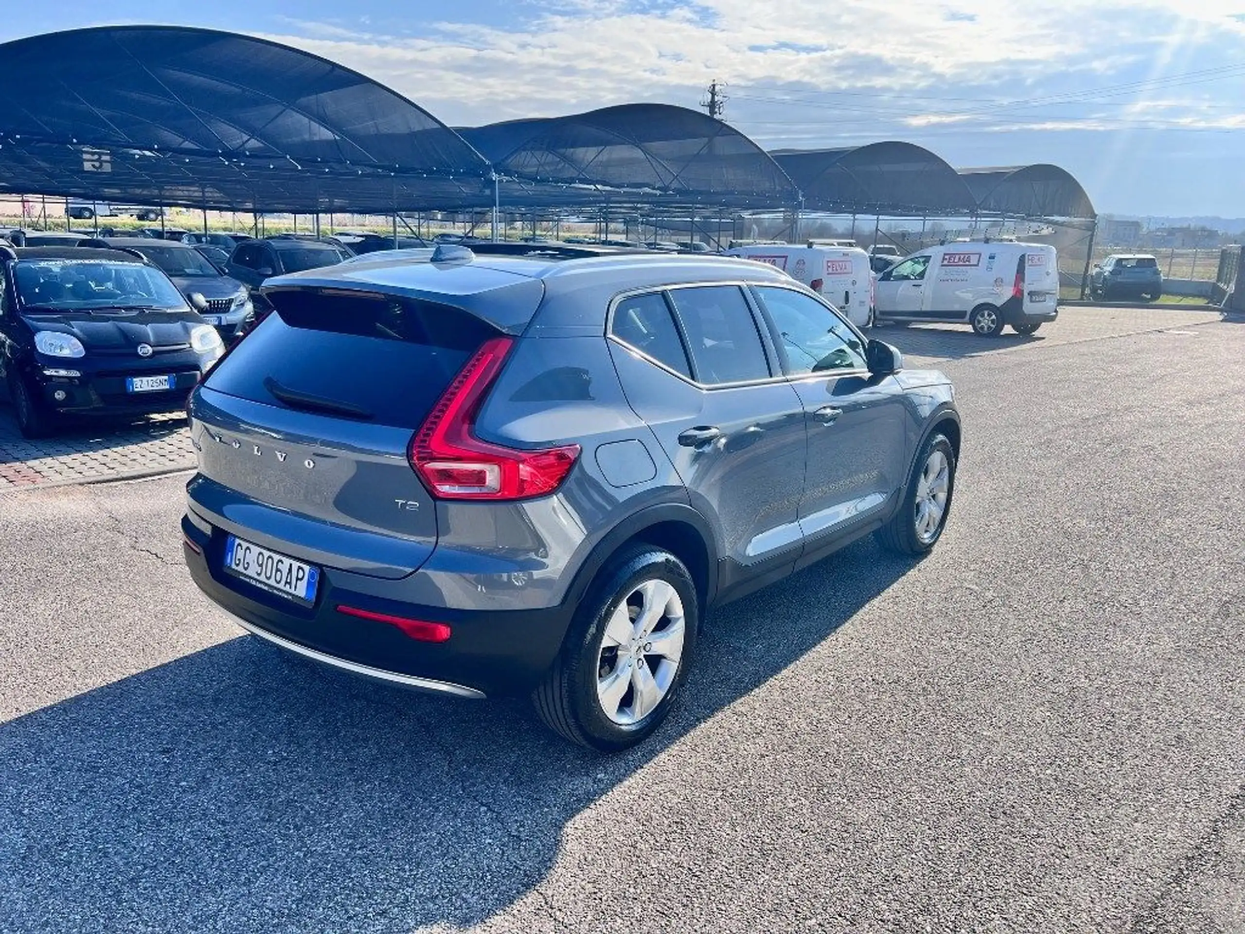 Volvo - XC40