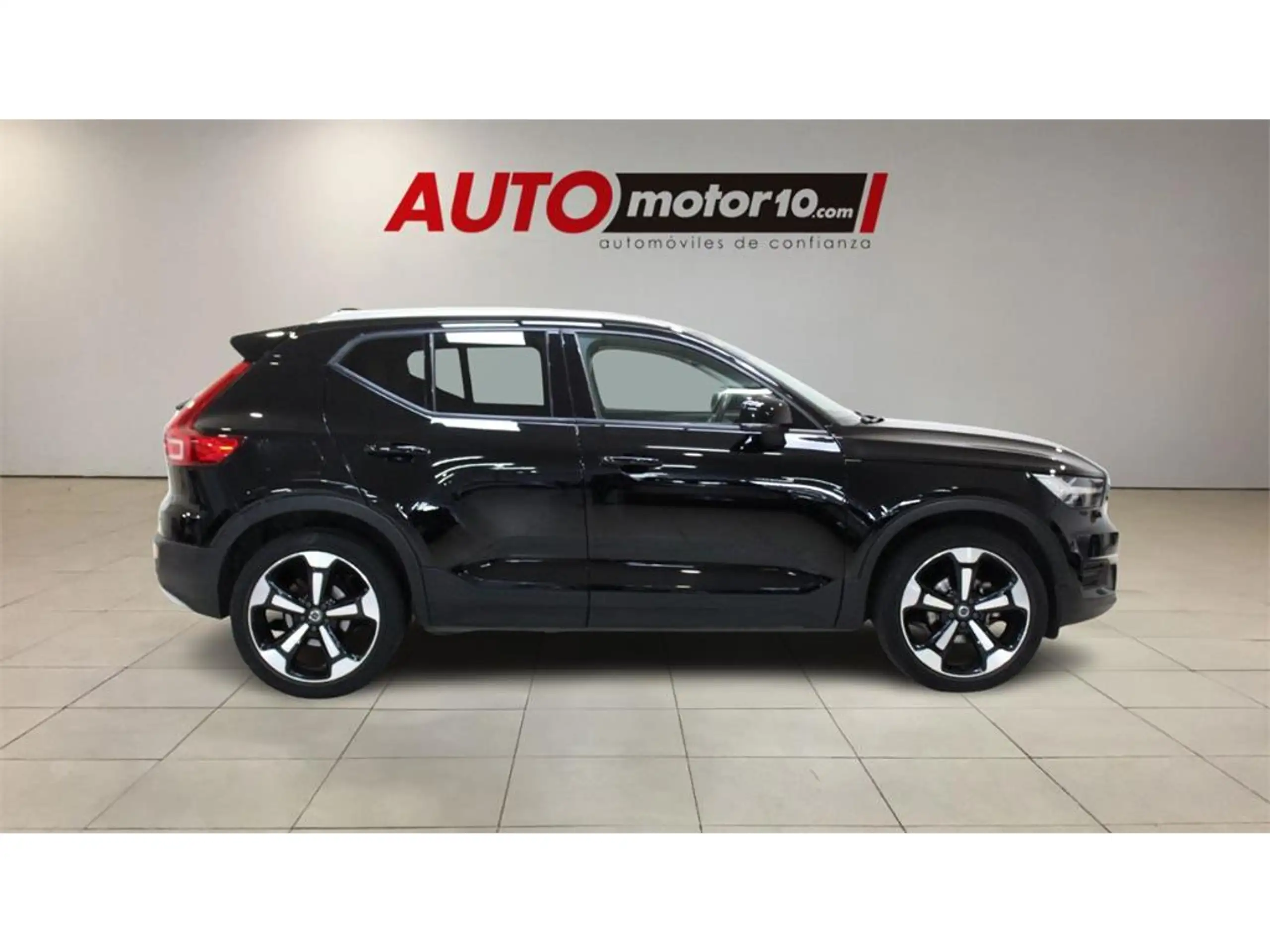 Volvo - XC40