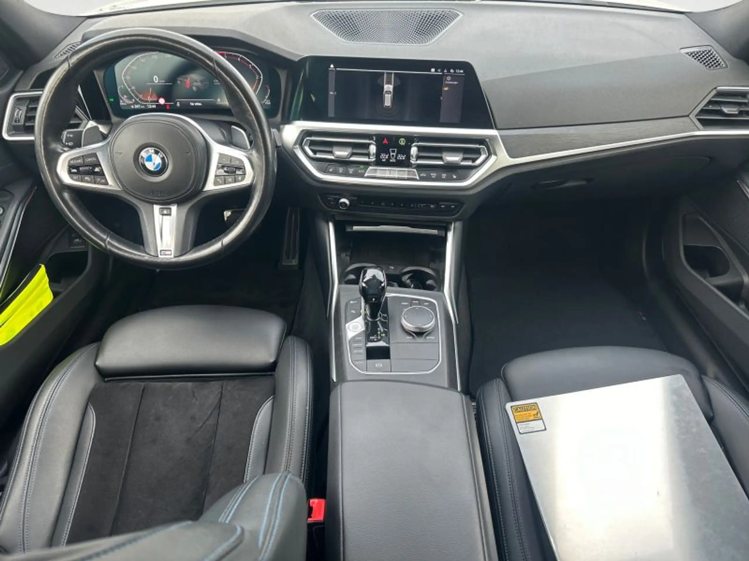 BMW - 320