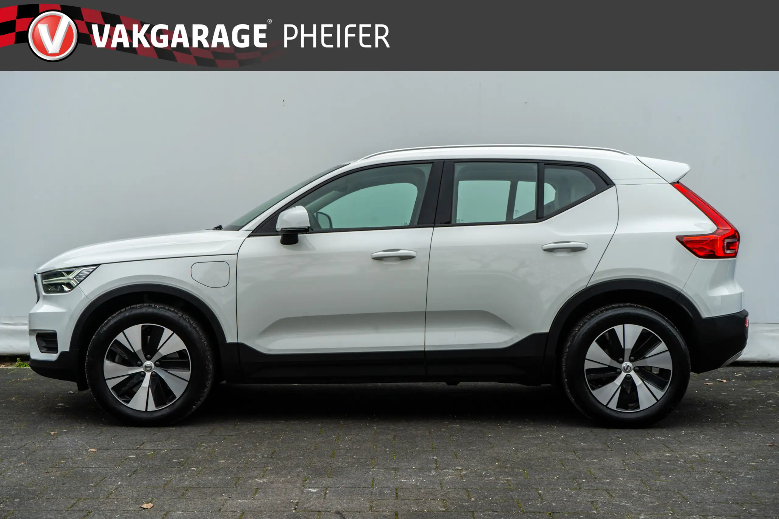 Volvo - XC40