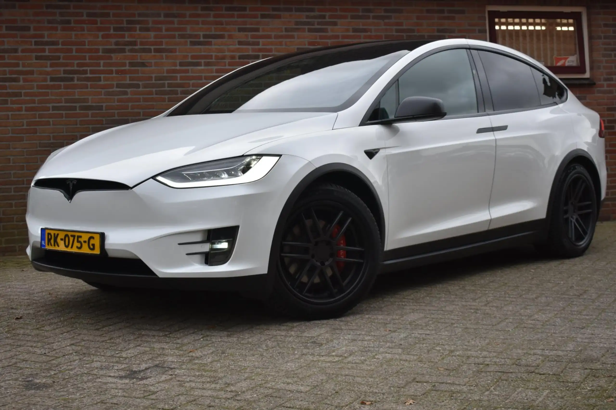 Tesla - Model X