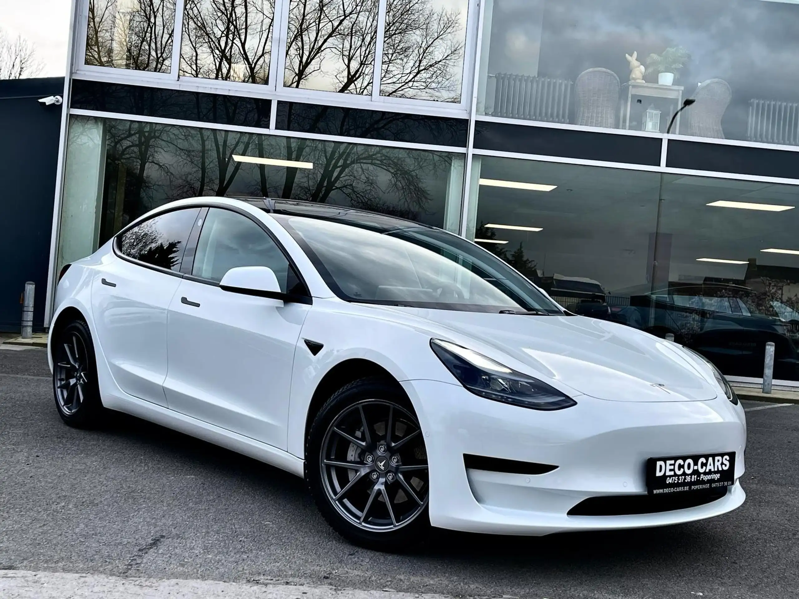 Tesla - Model 3