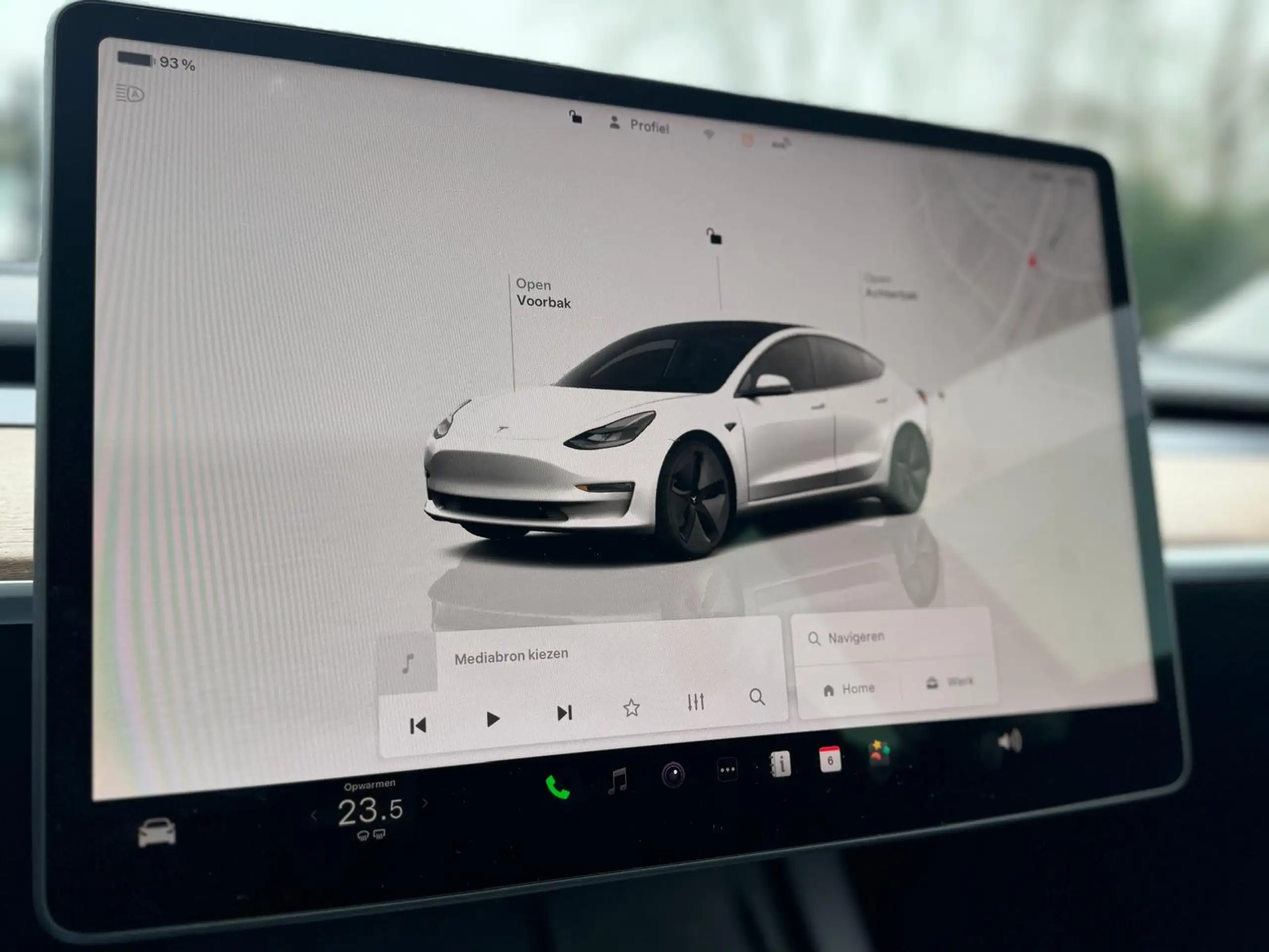 Tesla - Model 3