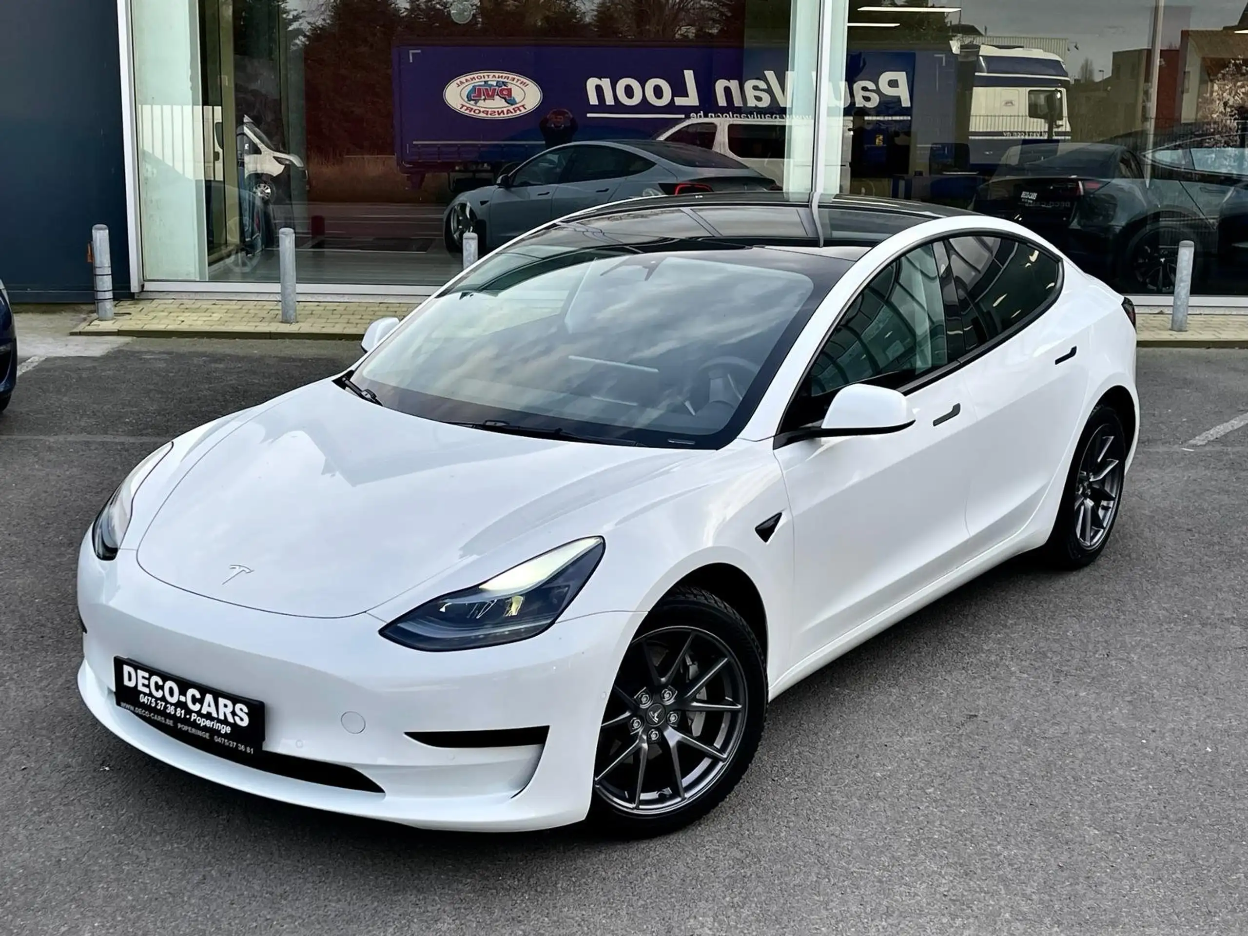 Tesla - Model 3