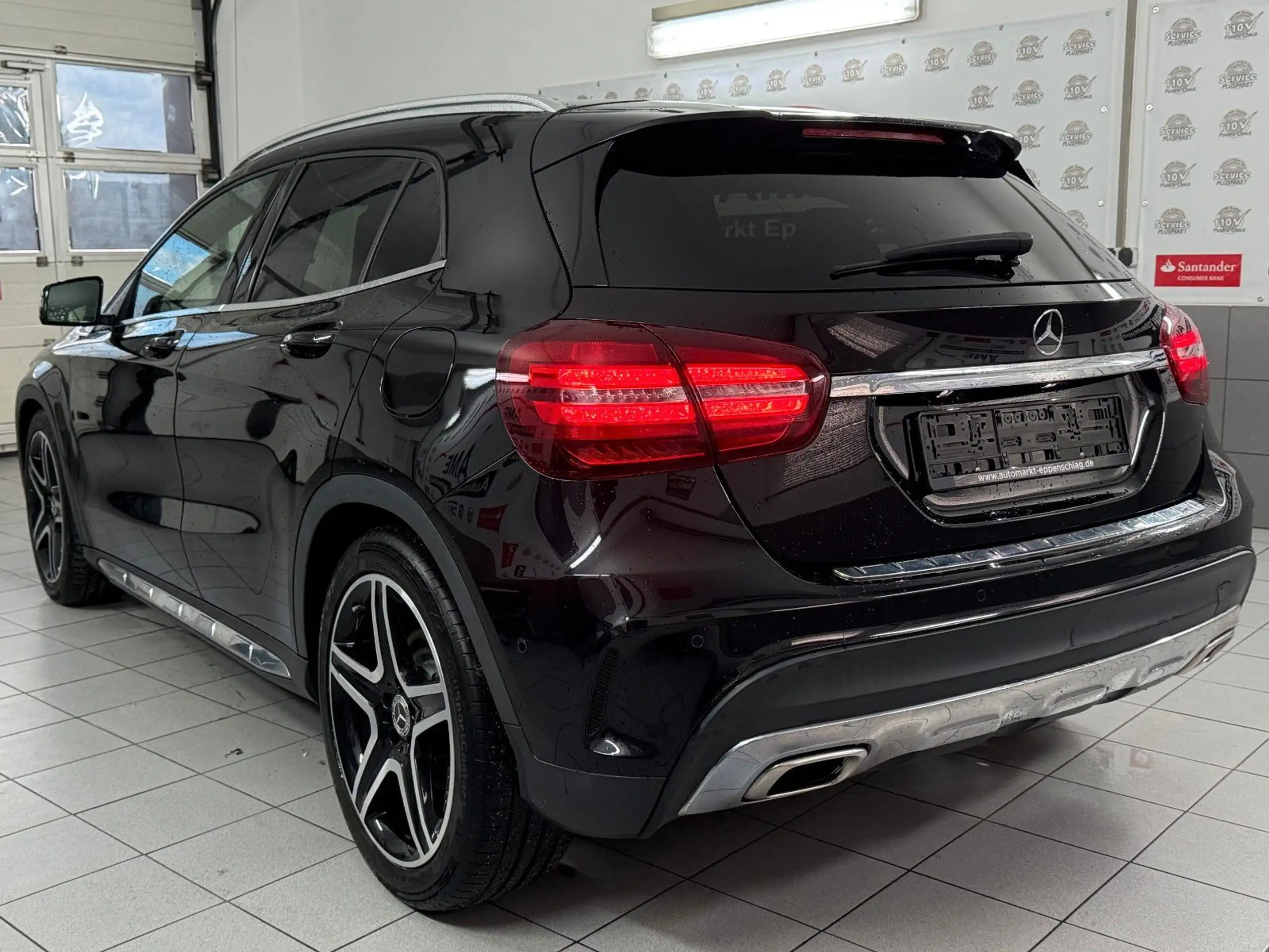 Mercedes-Benz - GLA 220