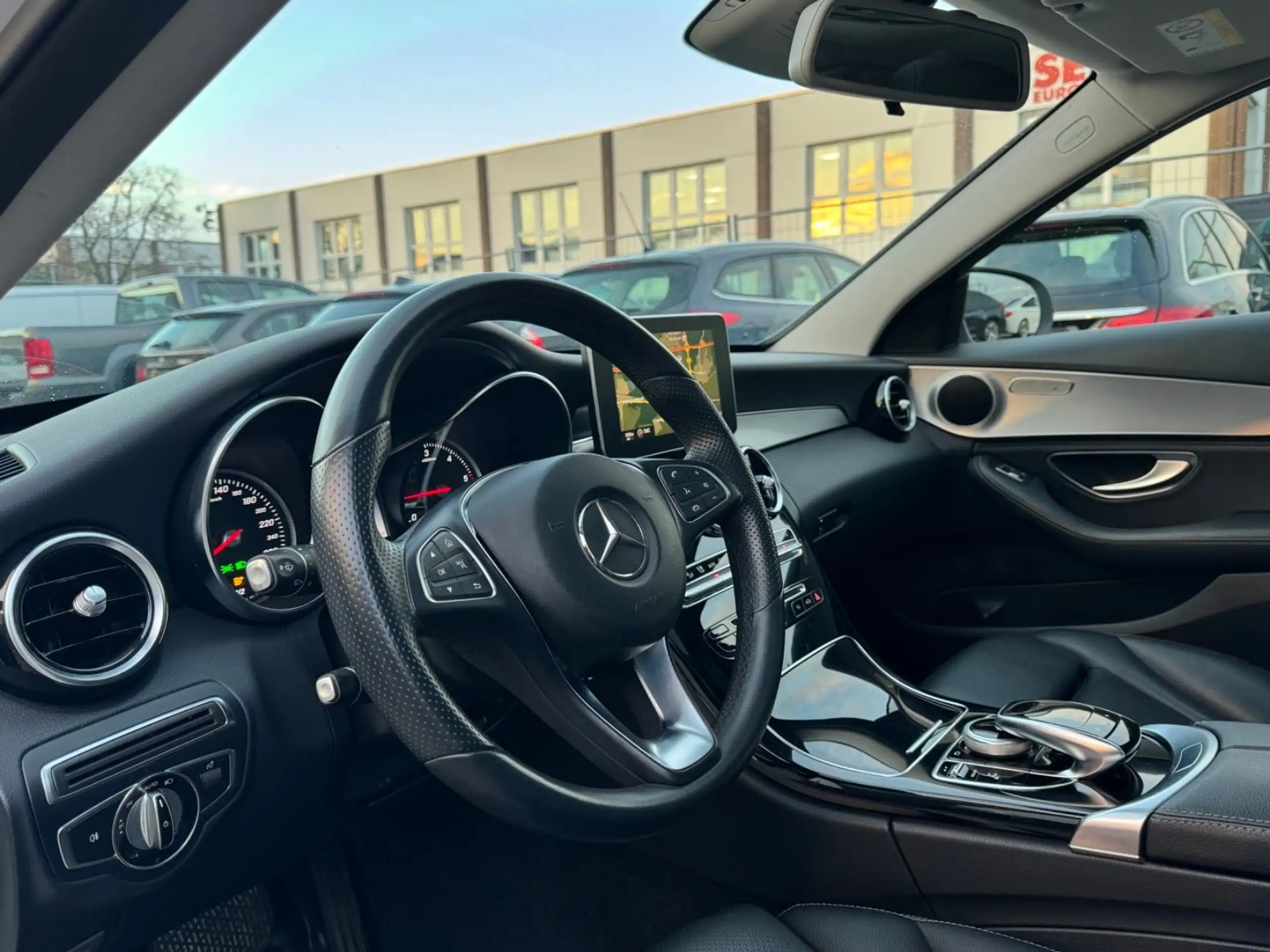 Mercedes-Benz - C 220