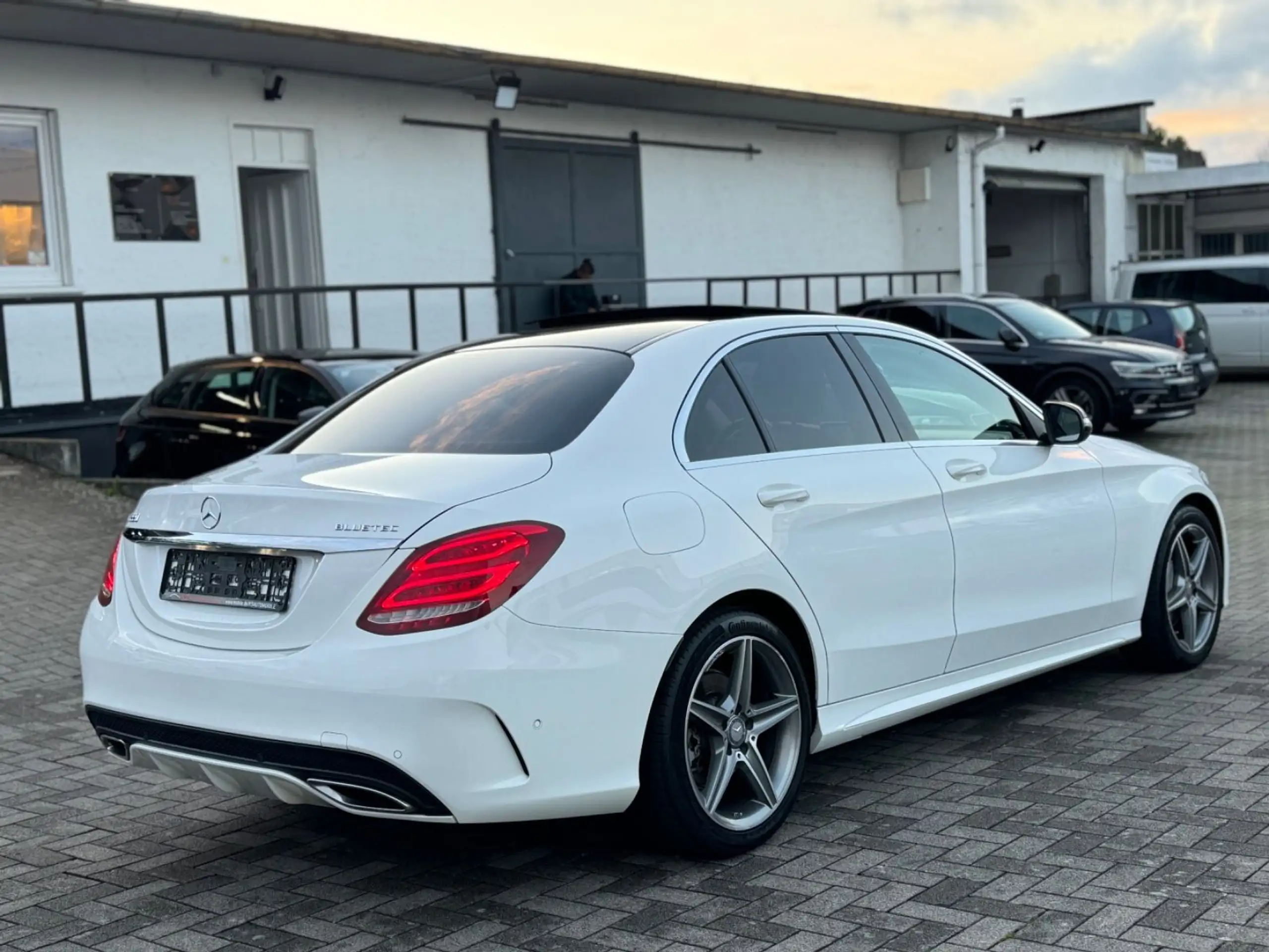 Mercedes-Benz - C 220