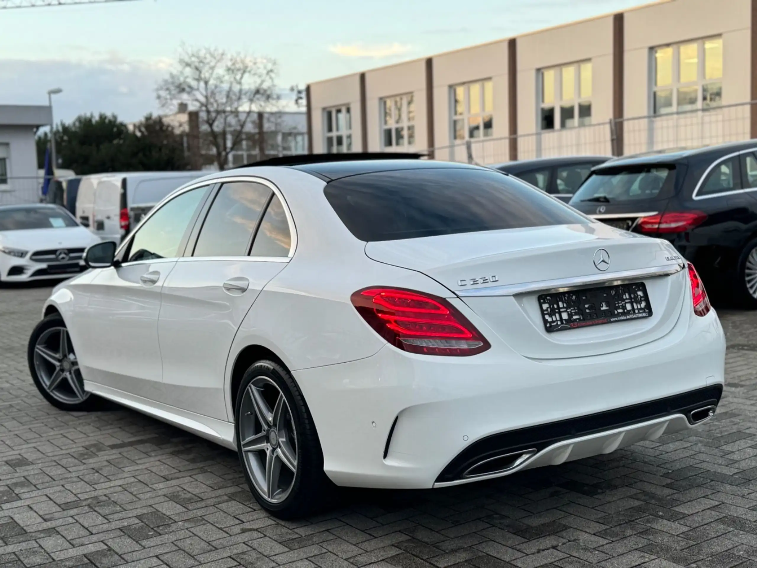 Mercedes-Benz - C 220