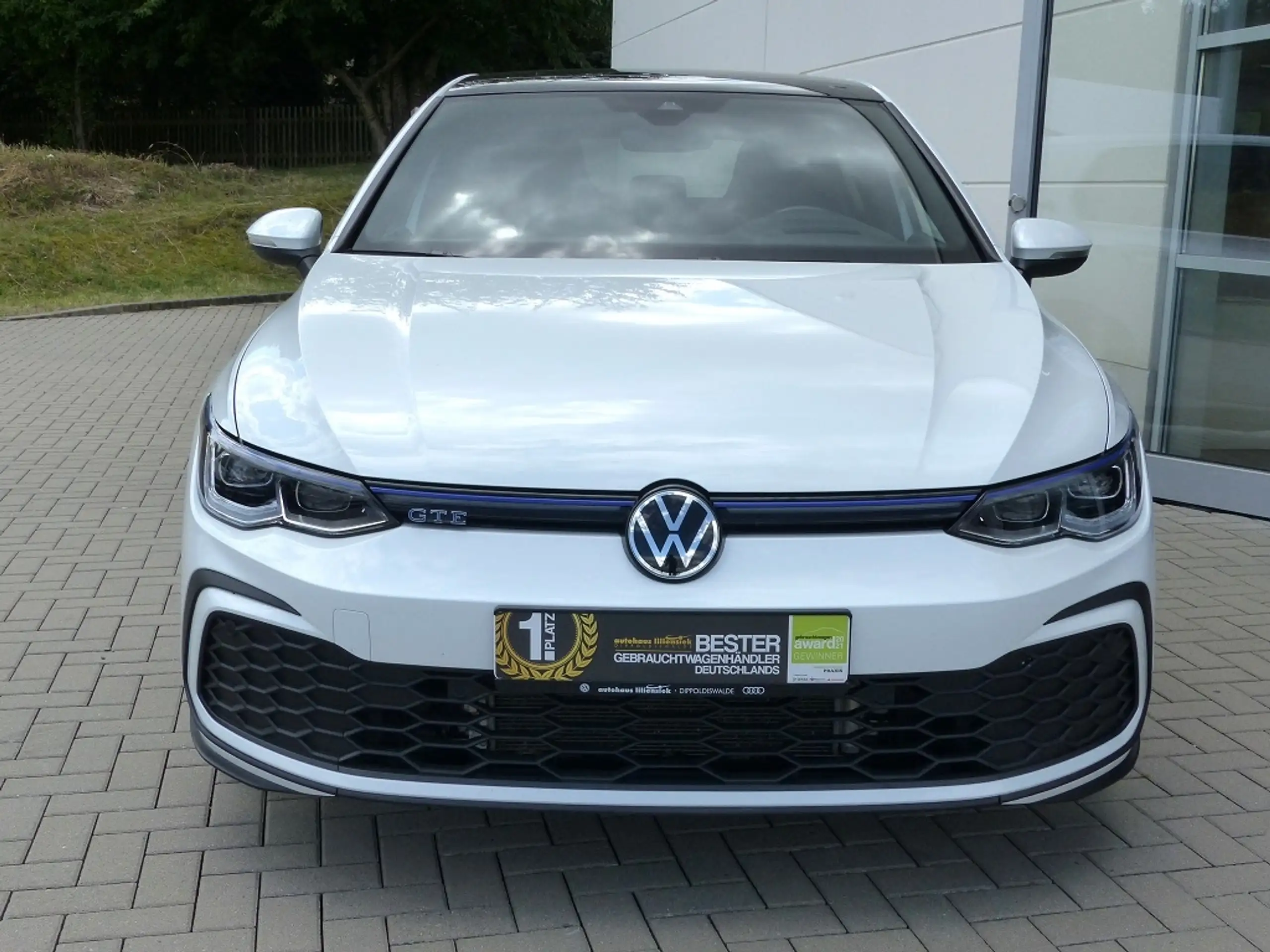 Volkswagen - Golf