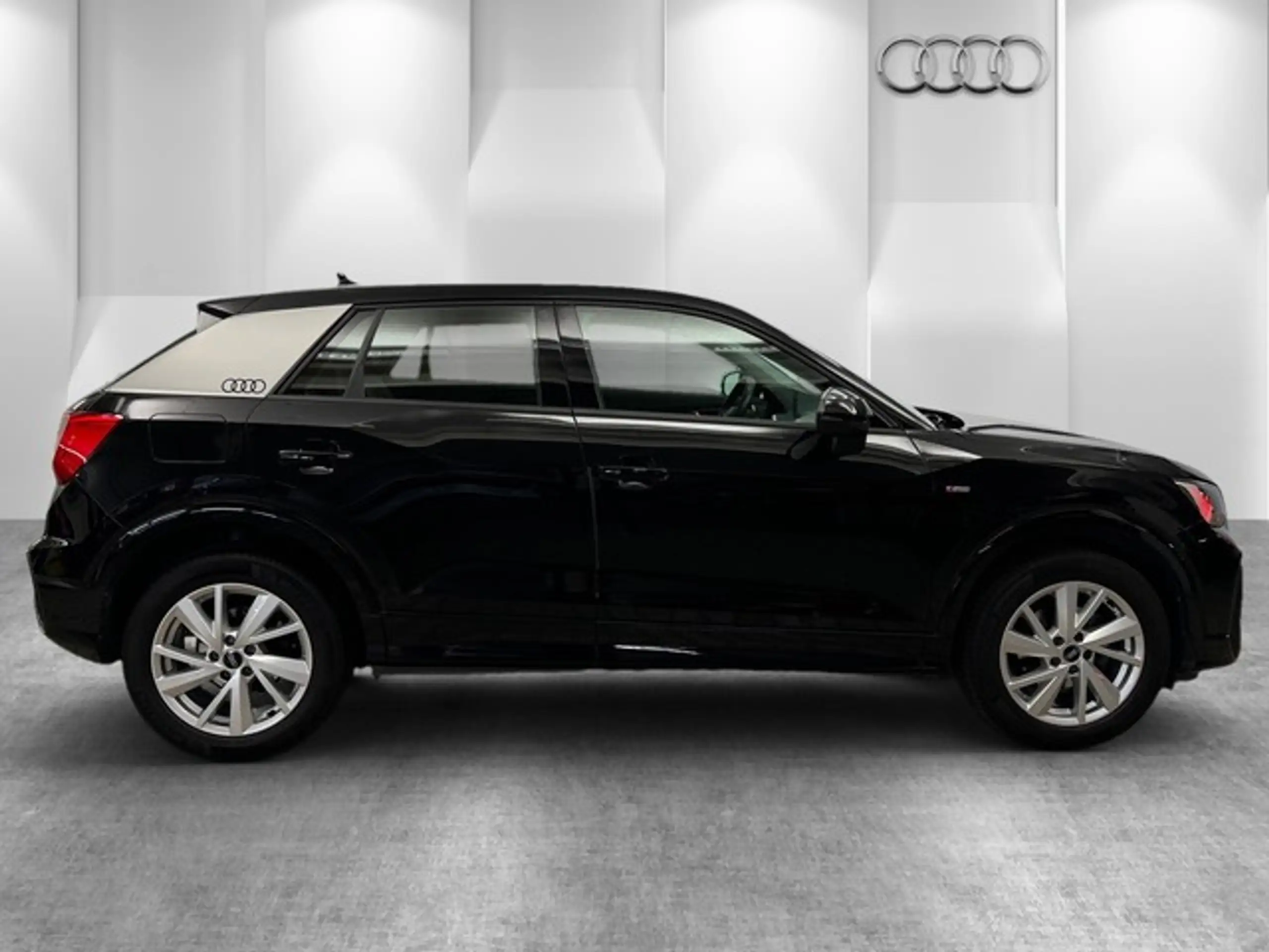 Audi - Q2