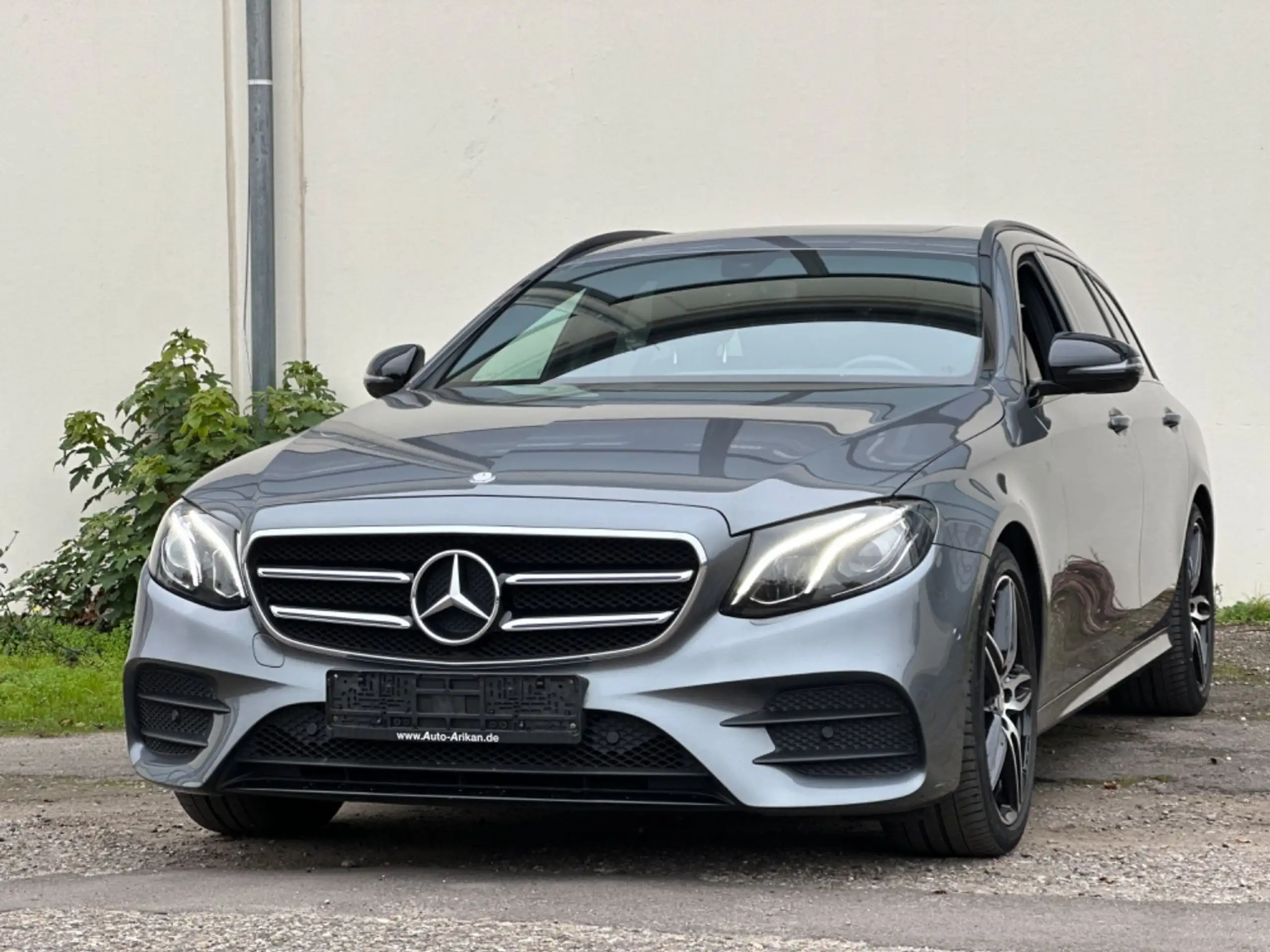 Mercedes-Benz - E 250