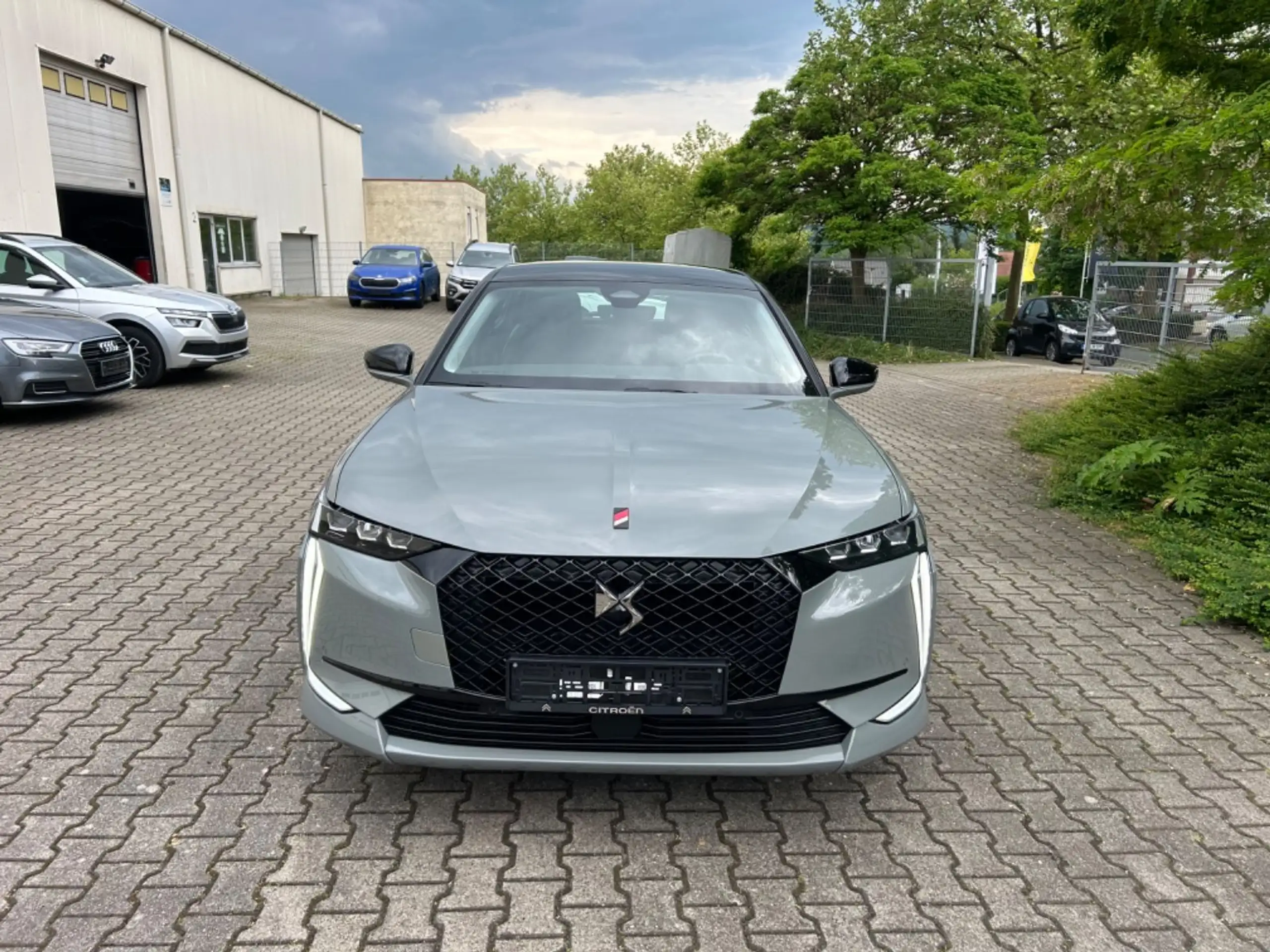 DS Automobiles - DS 4