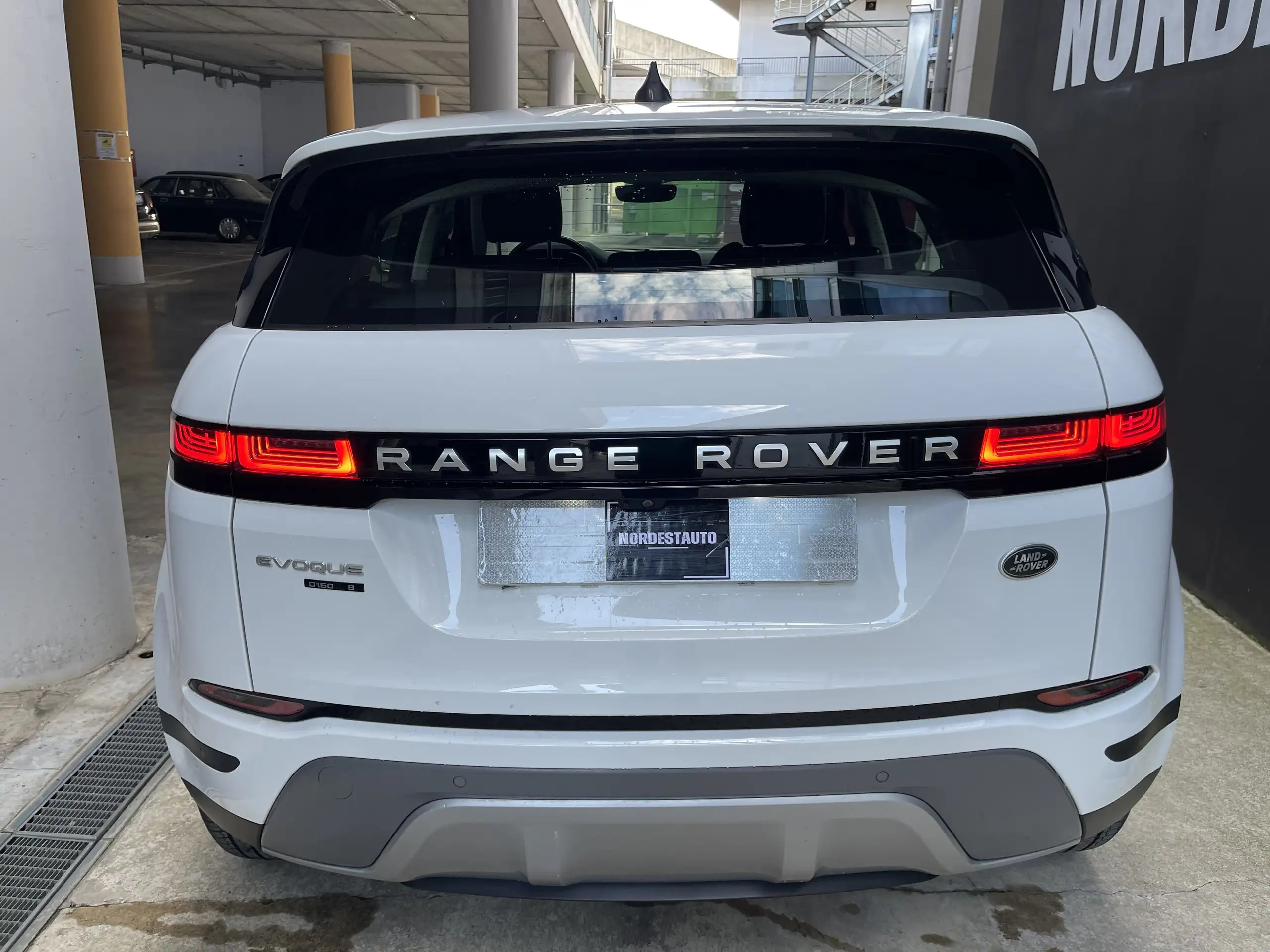 Land Rover - Range Rover Evoque