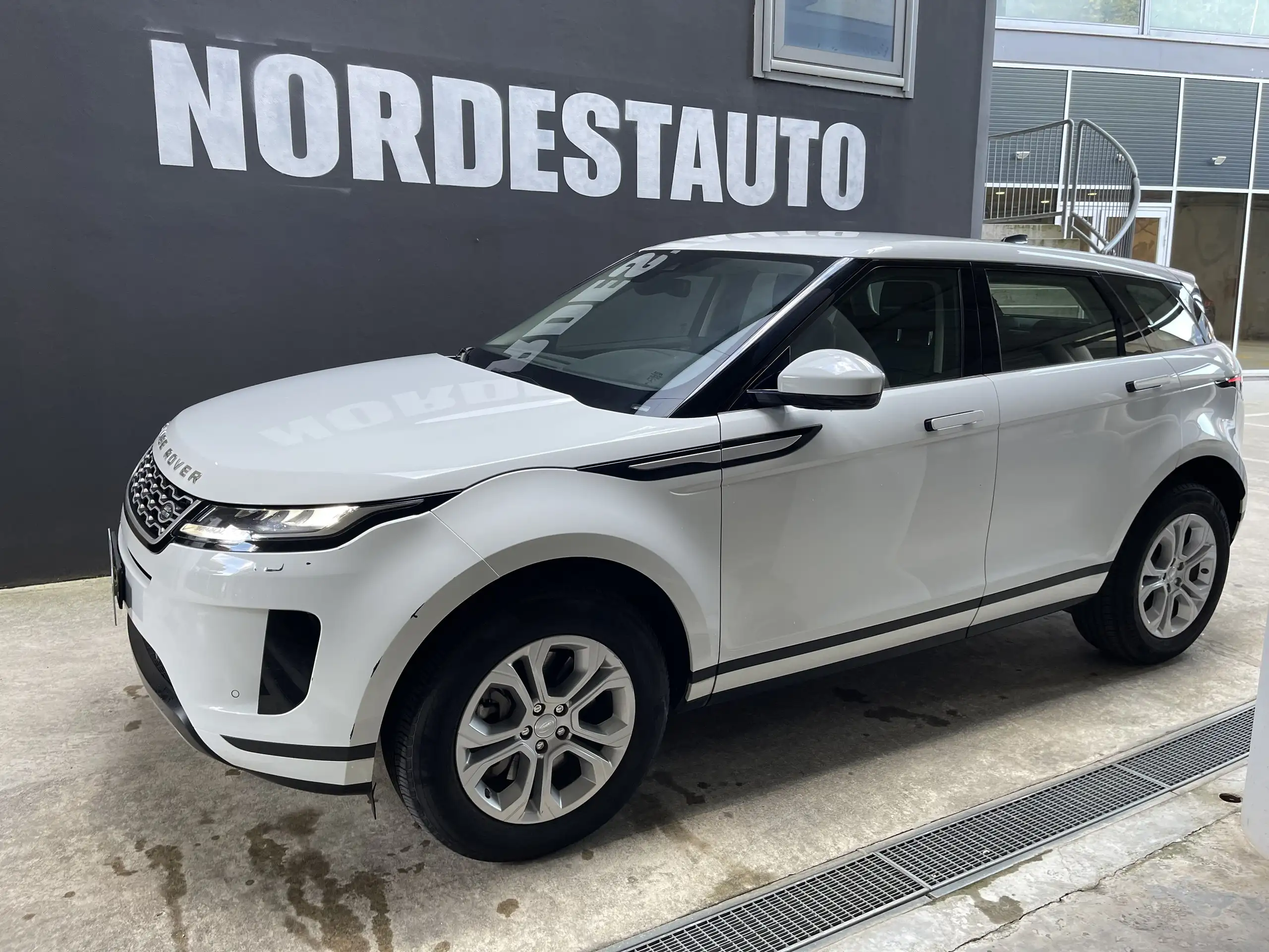 Land Rover - Range Rover Evoque