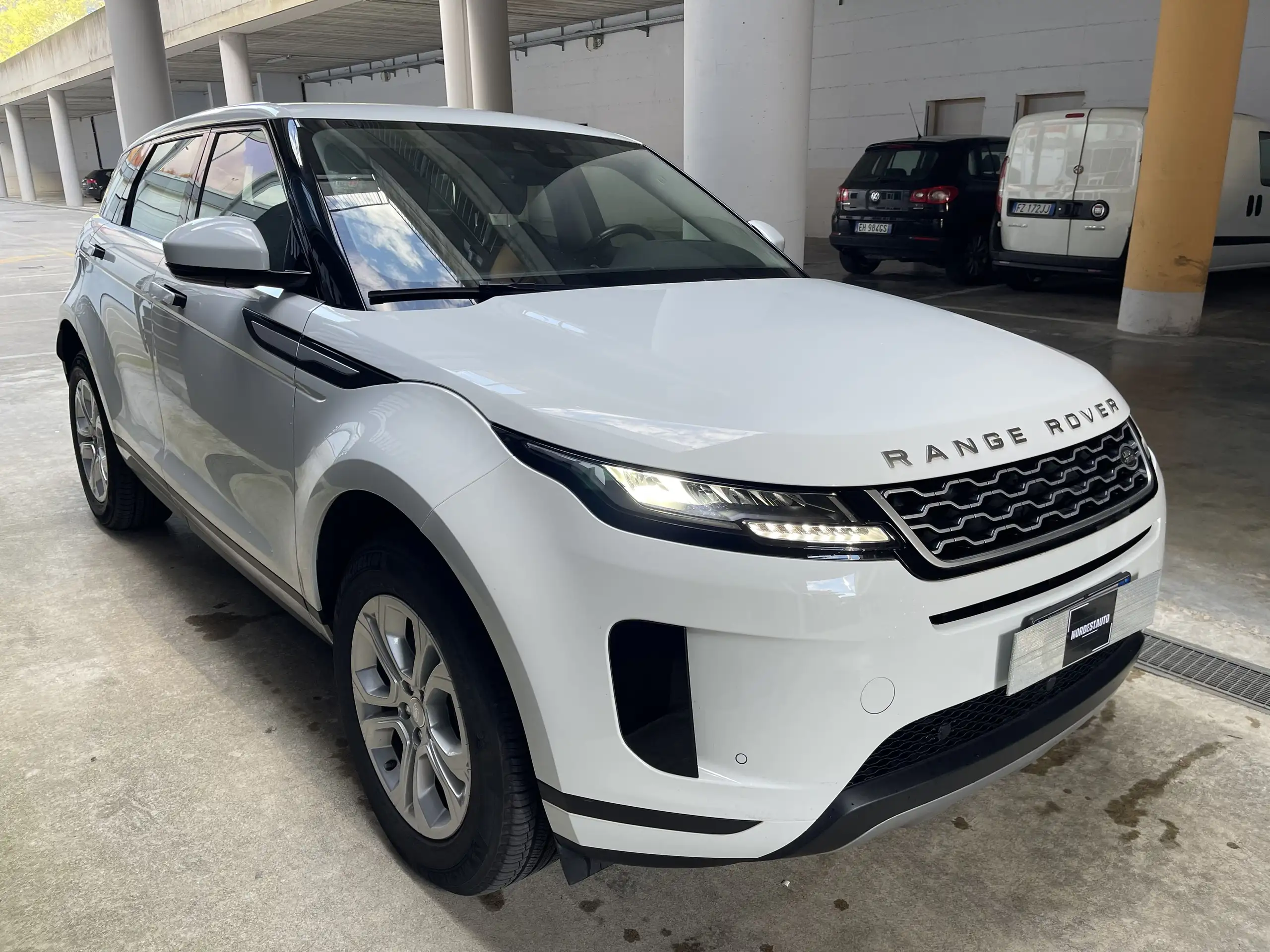 Land Rover - Range Rover Evoque