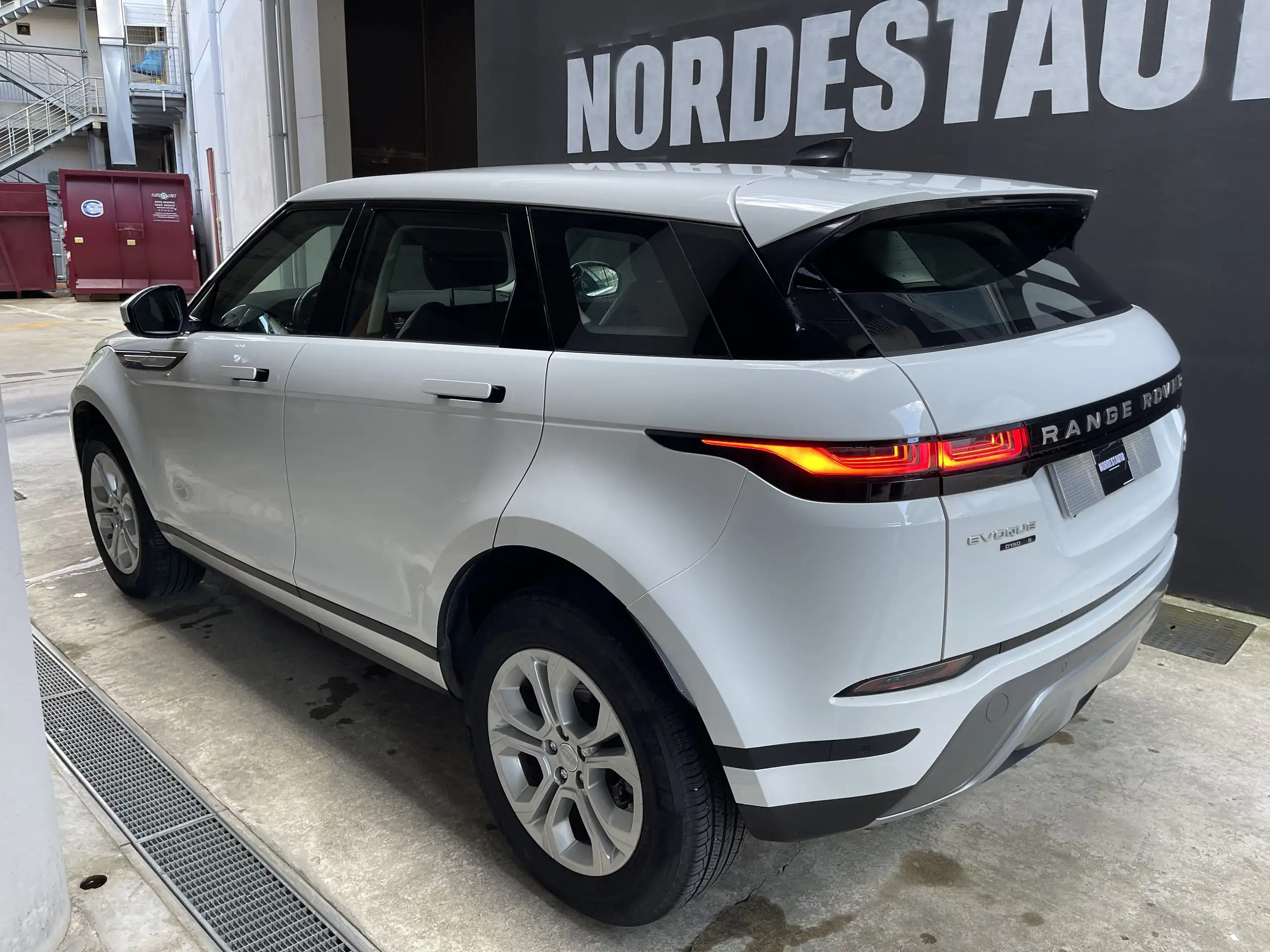 Land Rover - Range Rover Evoque