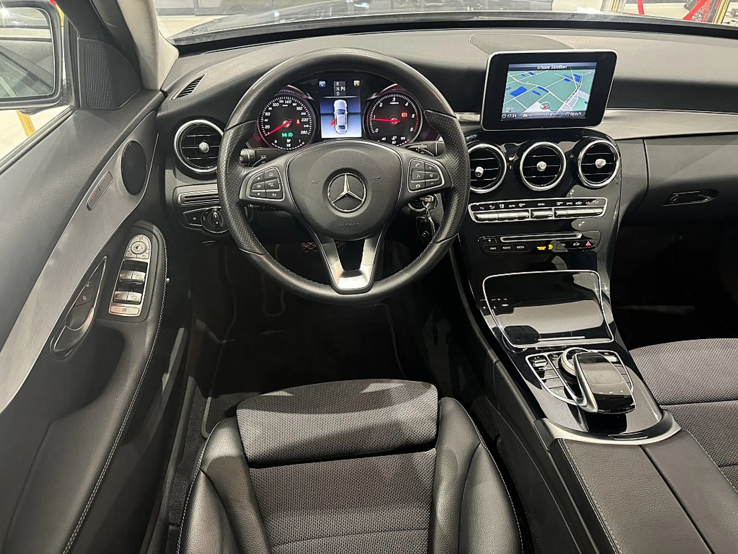 Mercedes-Benz - C 180