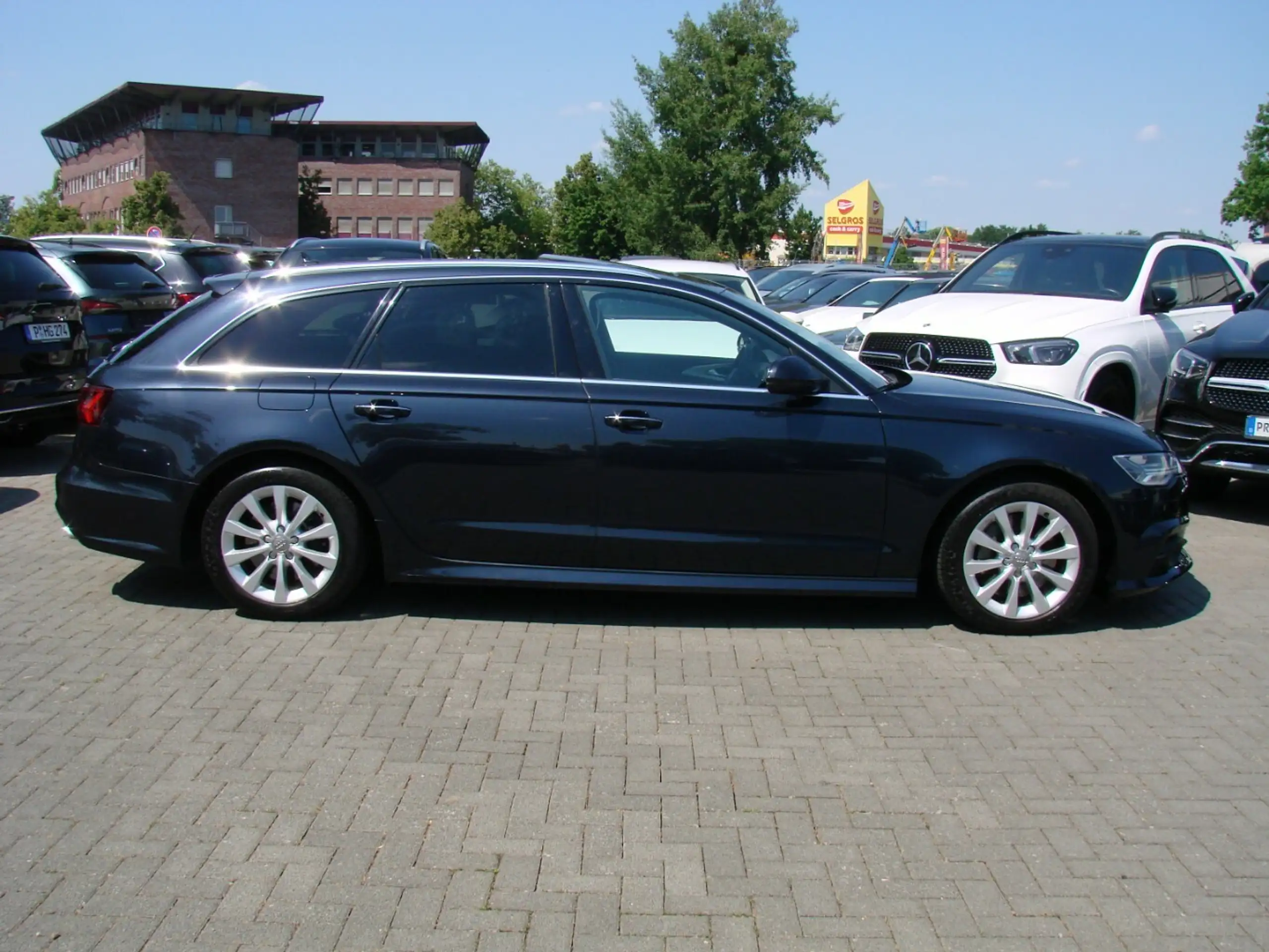 Audi - A6