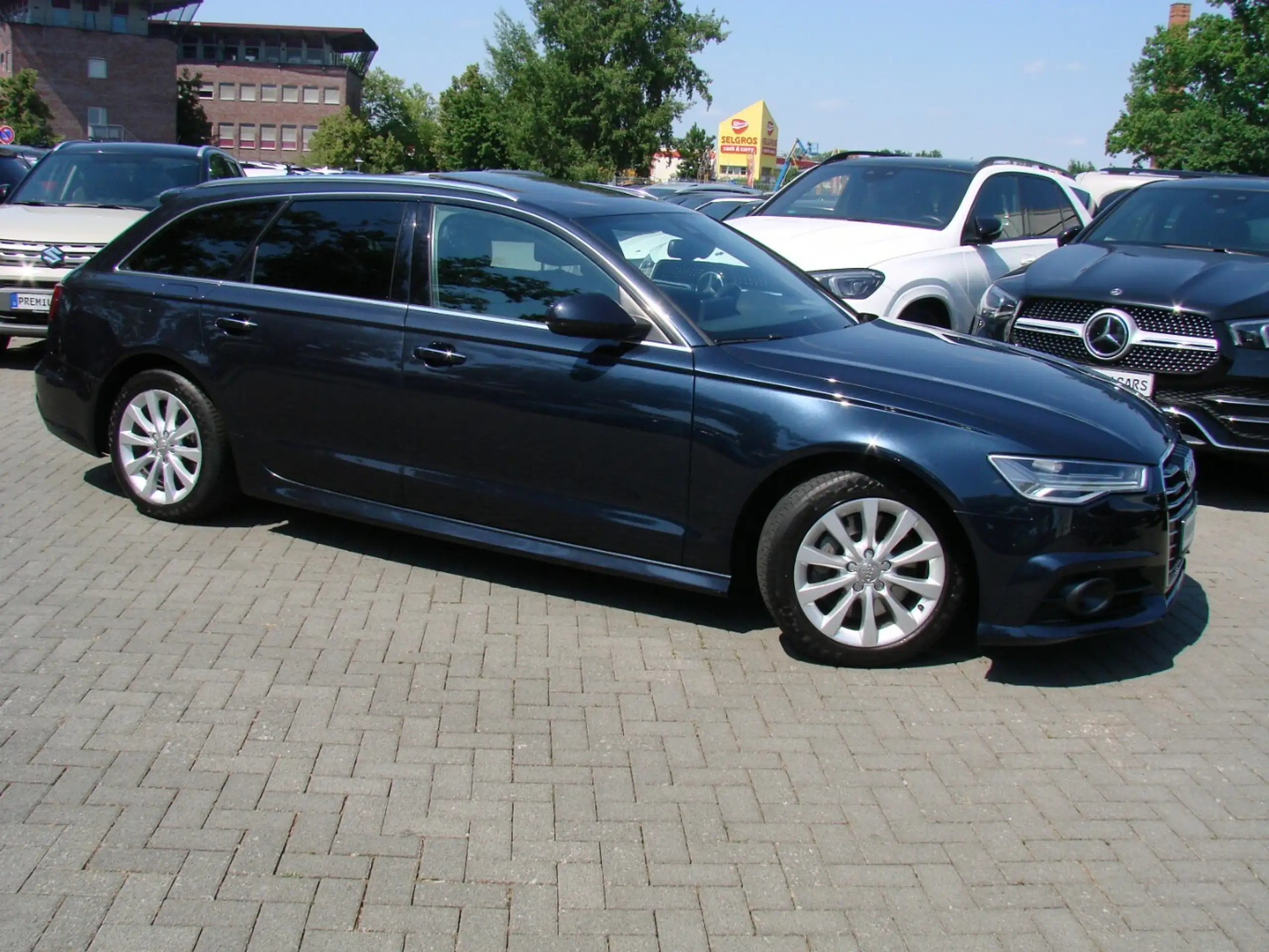 Audi - A6