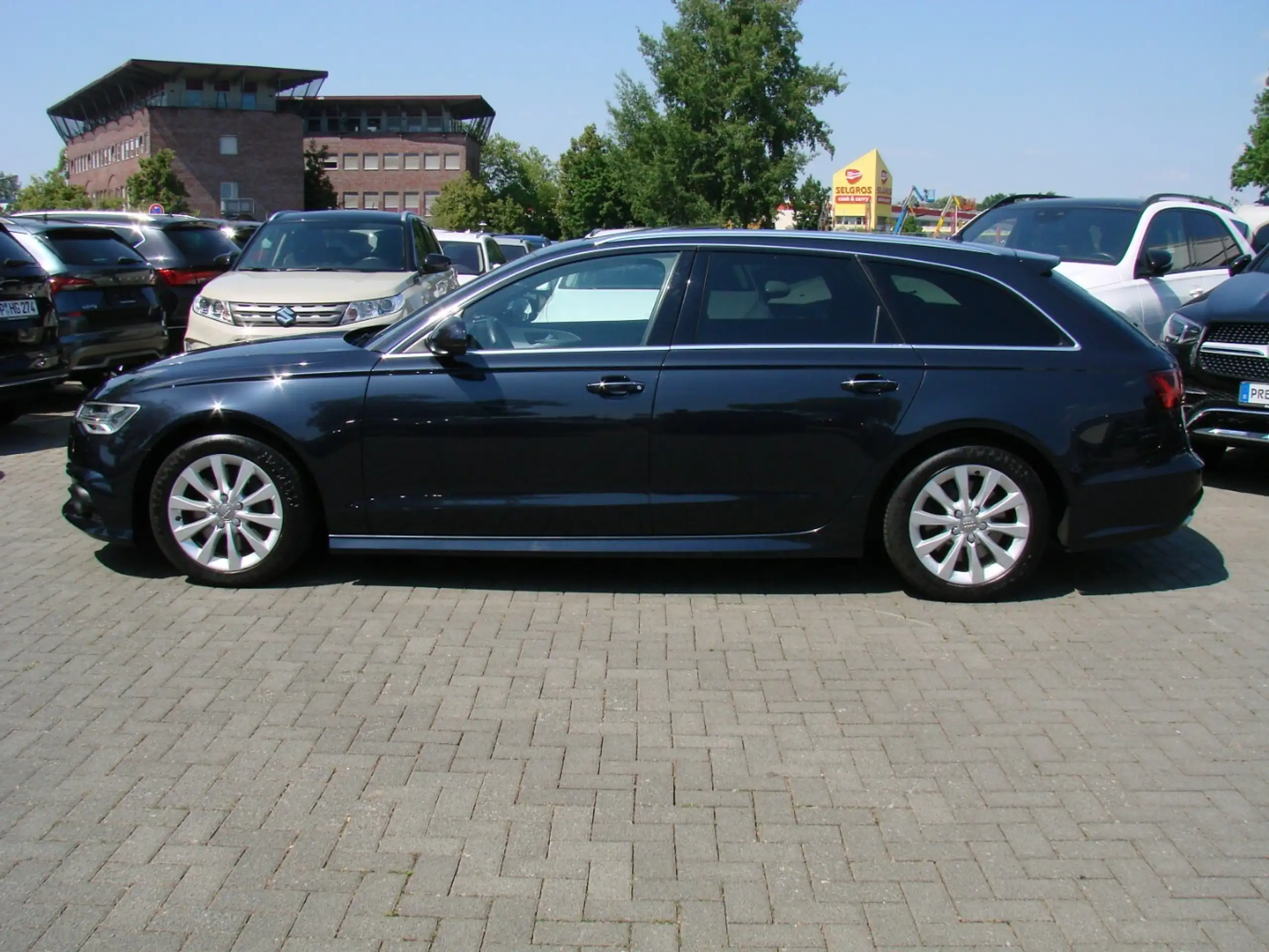 Audi - A6