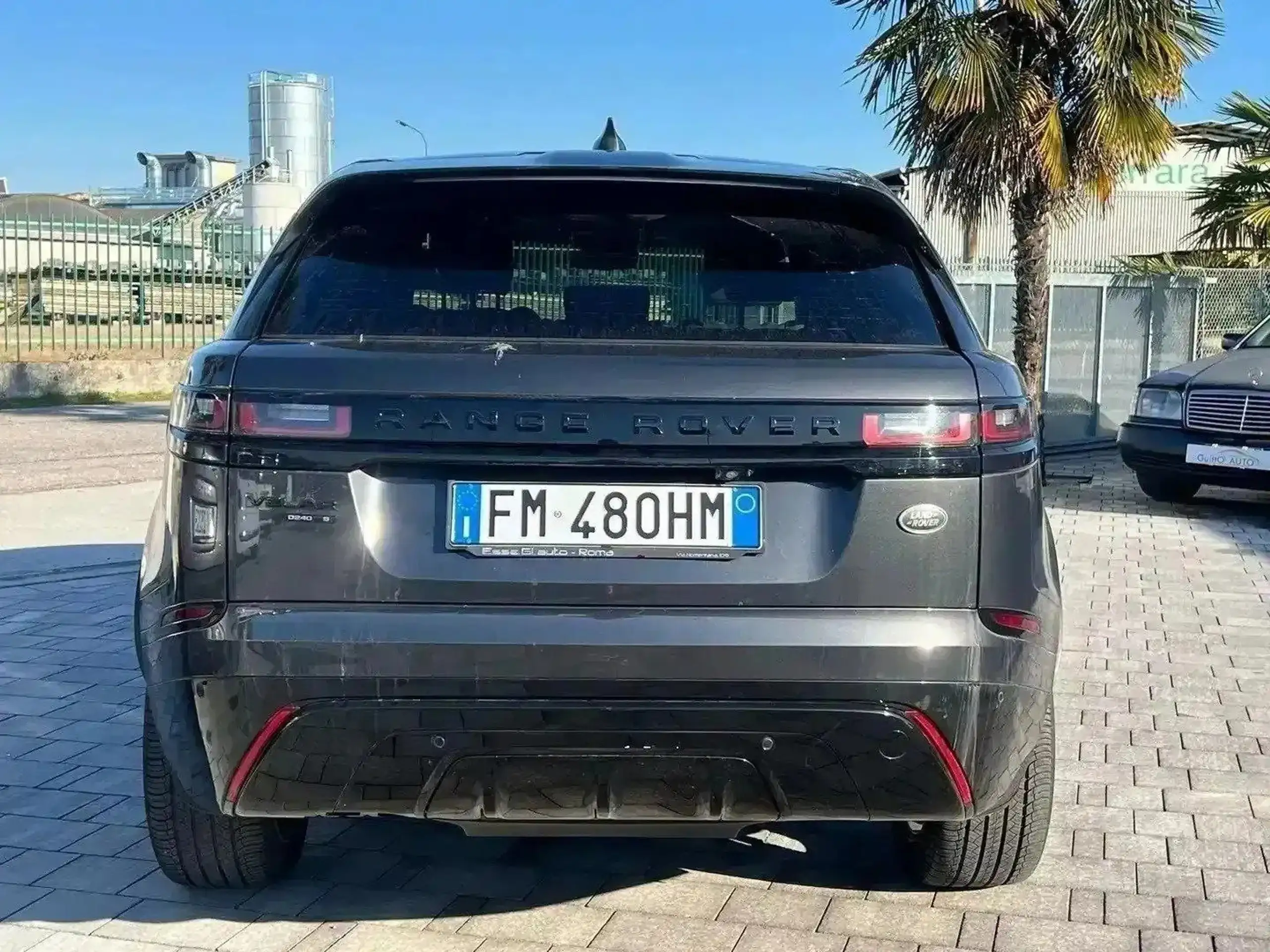 Land Rover - Range Rover Velar