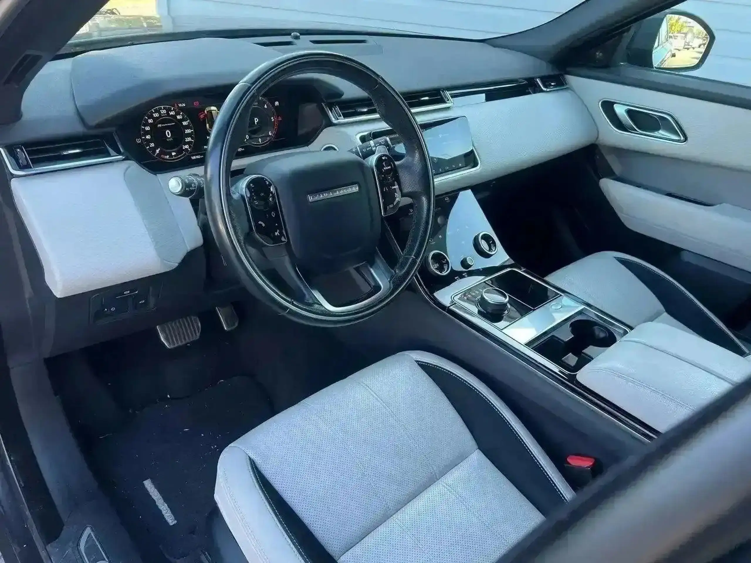 Land Rover - Range Rover Velar