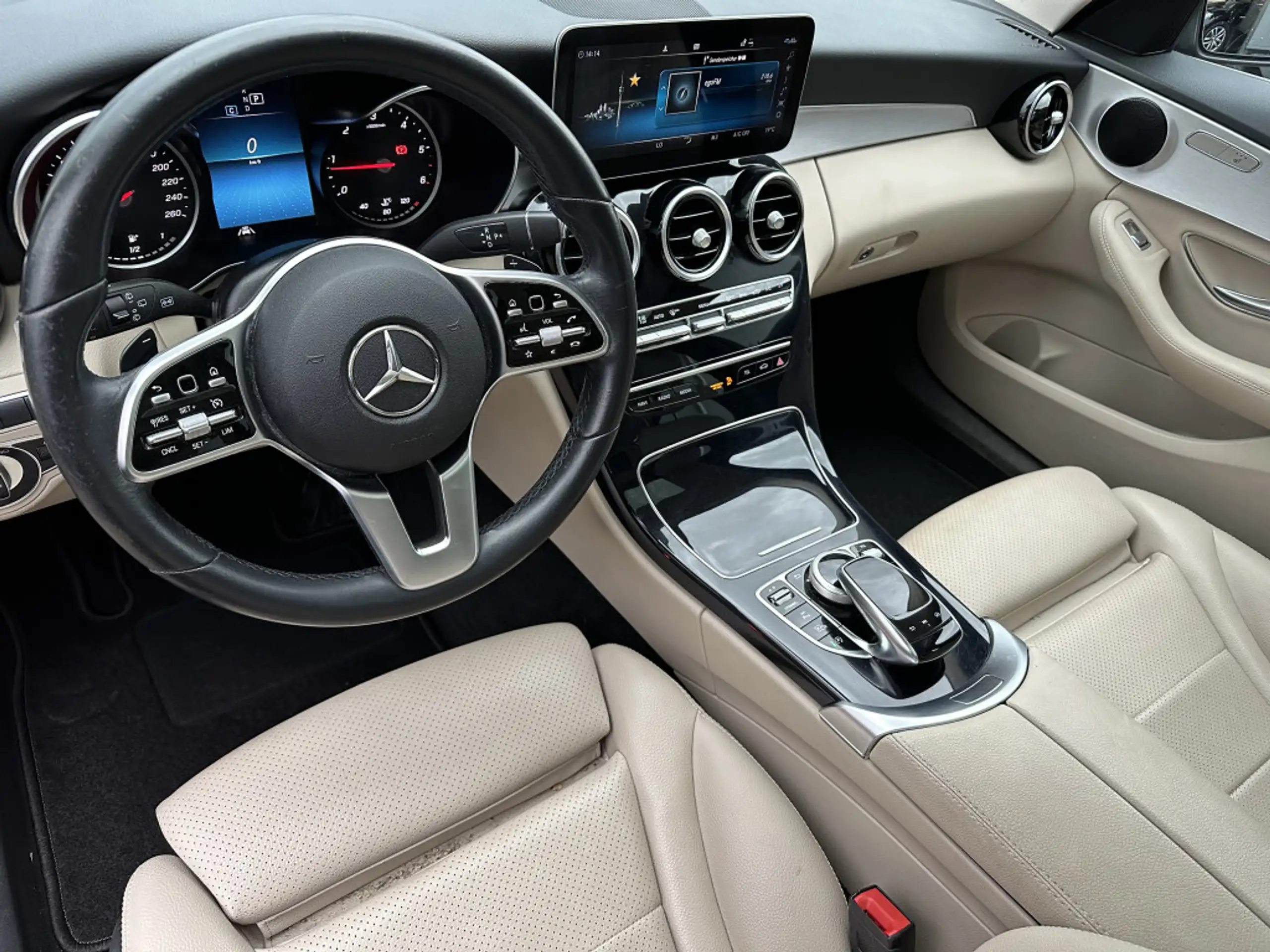 Mercedes-Benz - C 220