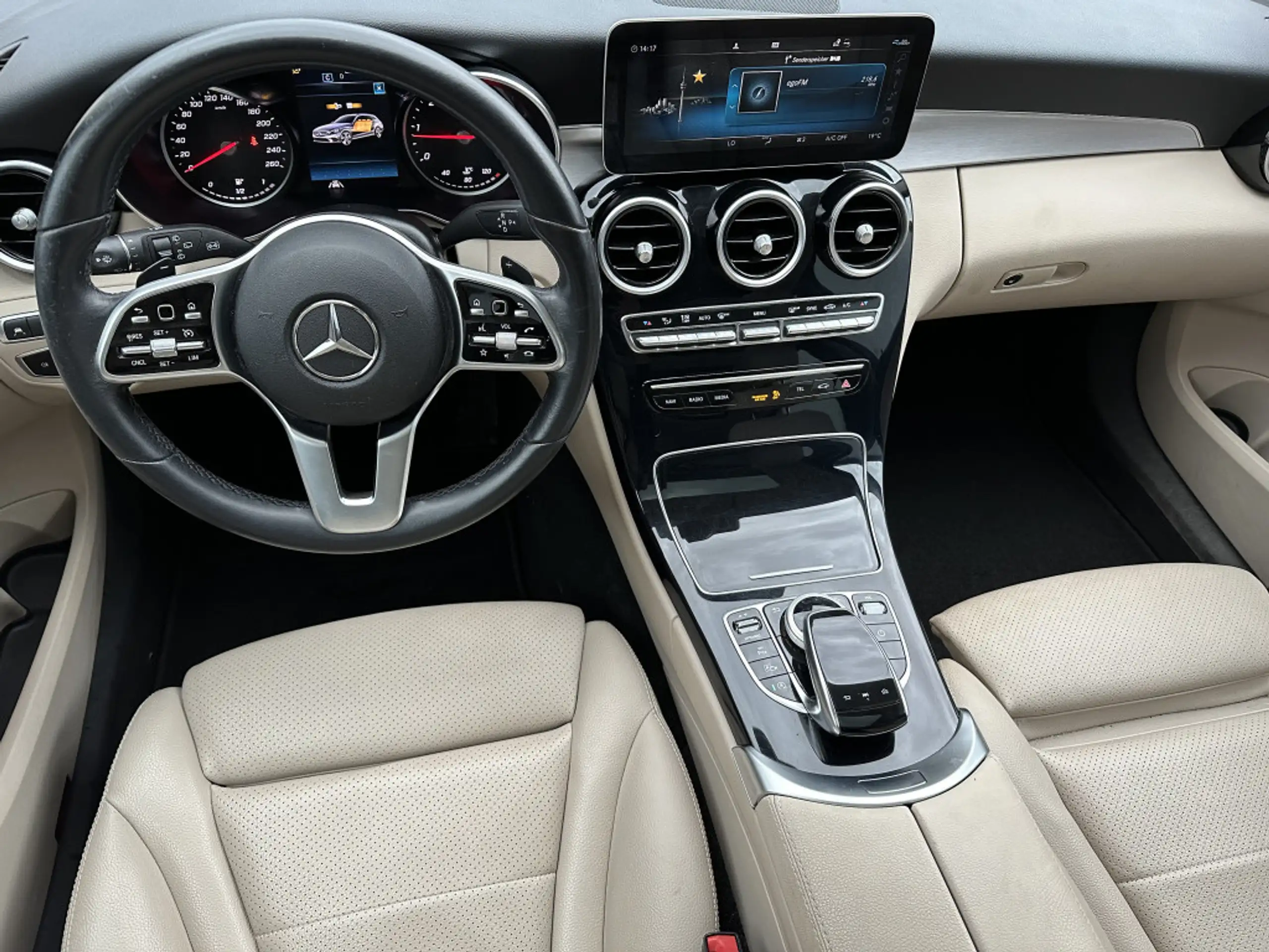 Mercedes-Benz - C 220