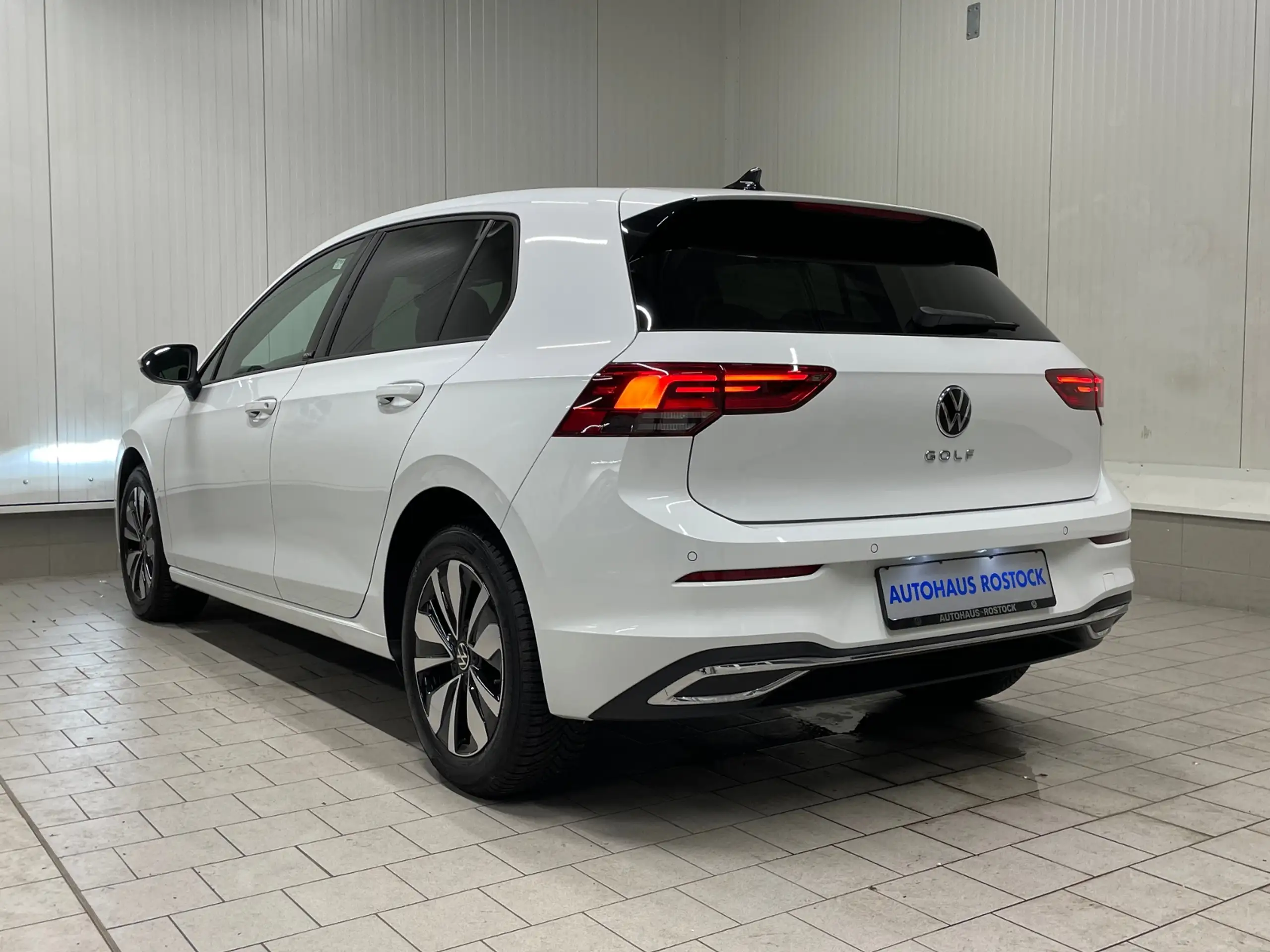 Volkswagen - Golf