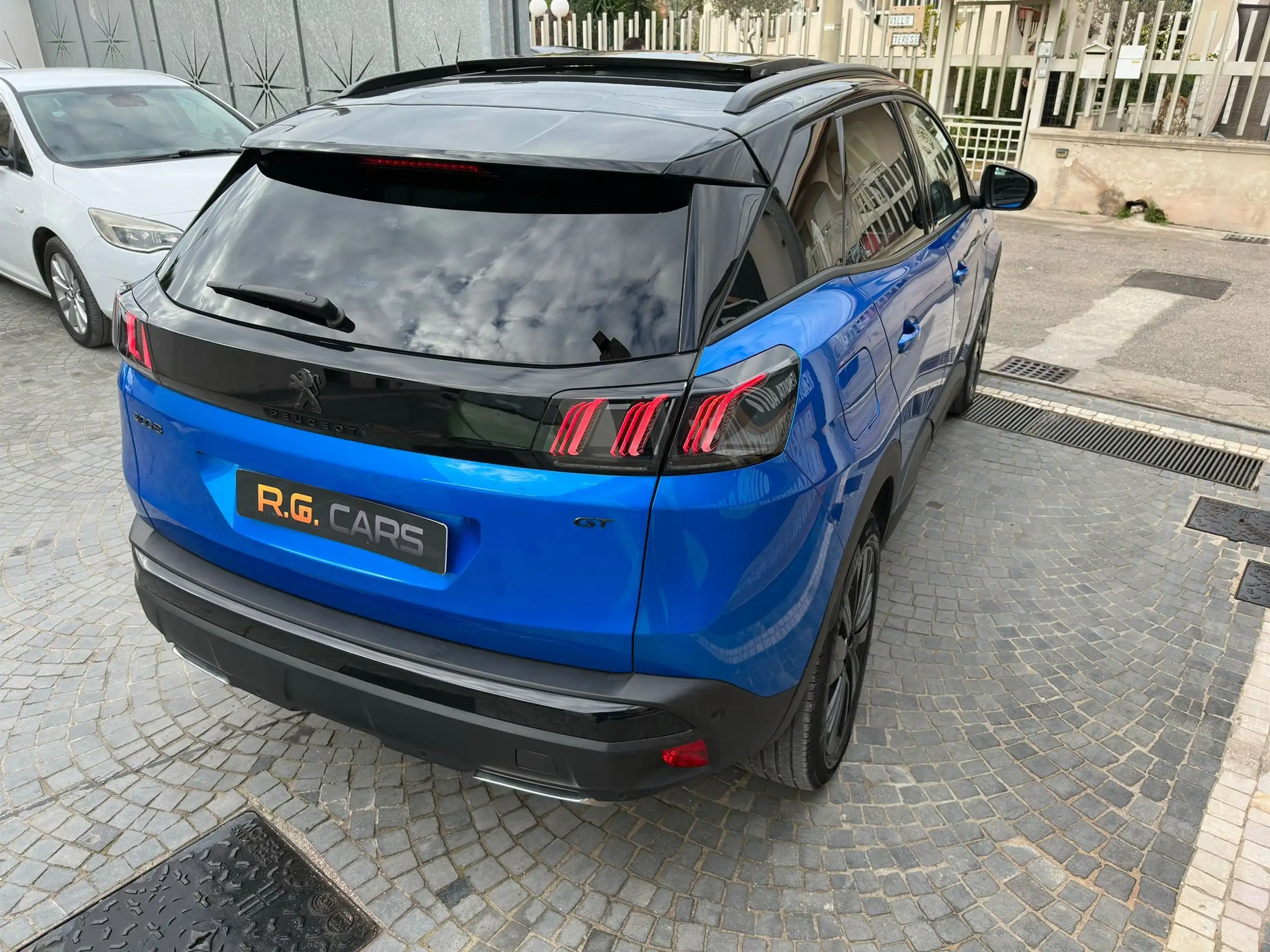 Peugeot - 3008